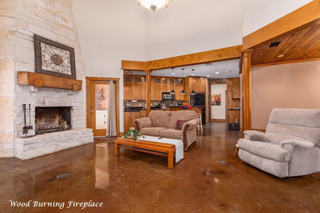 801 Caspers Cove Property Photo 4