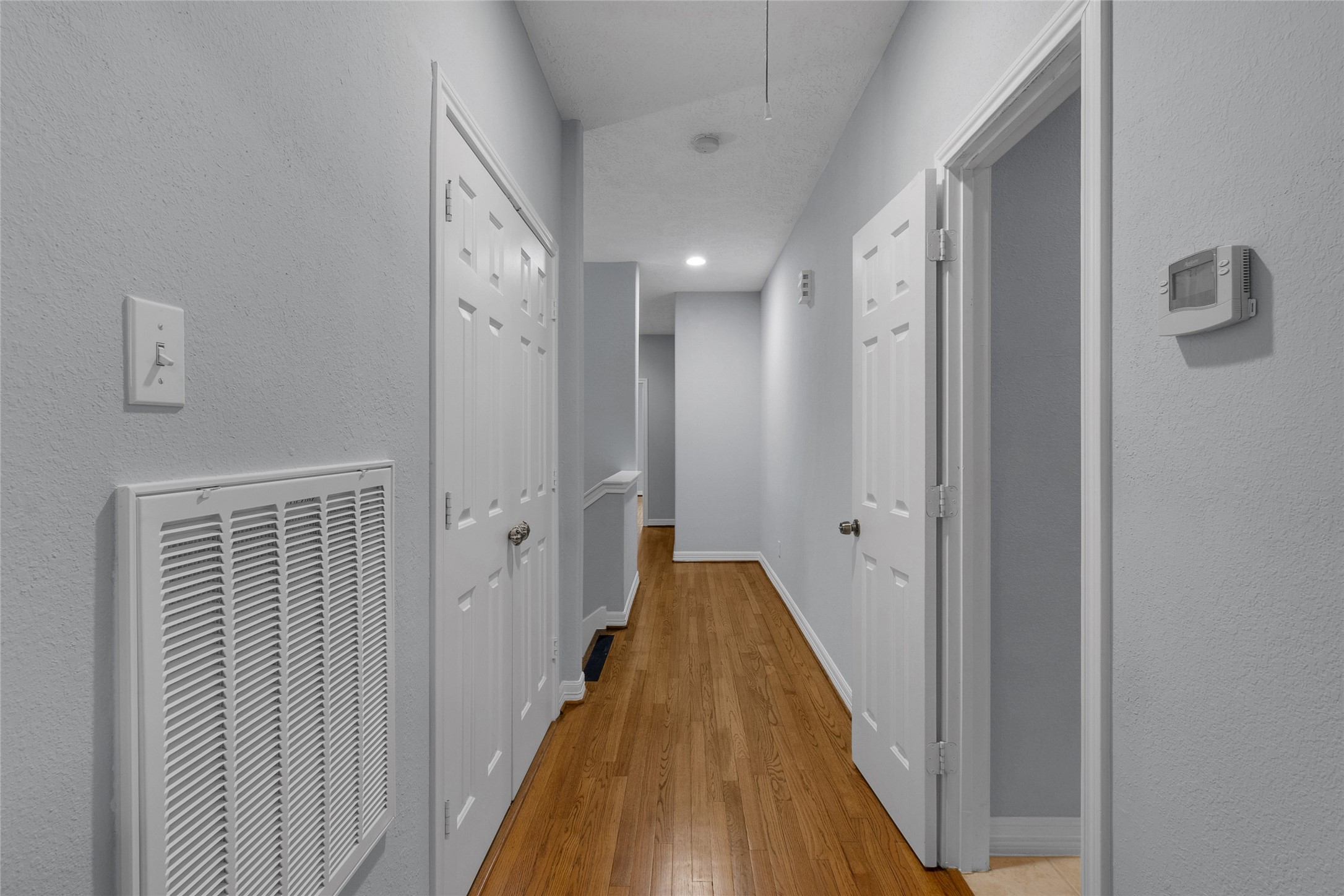 341 W 23rd Street Property Photo 4