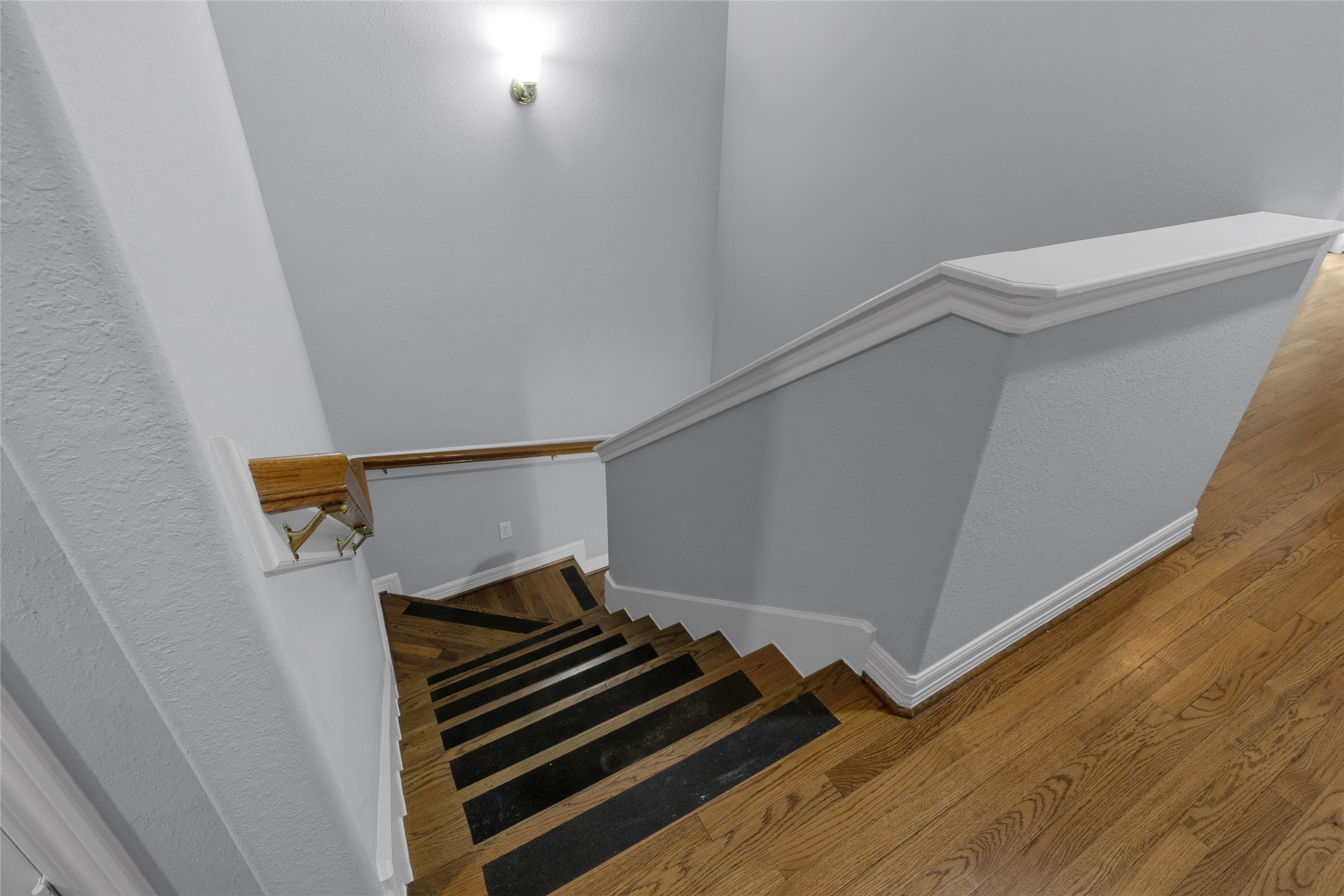 341 W 23rd Street Property Photo 12