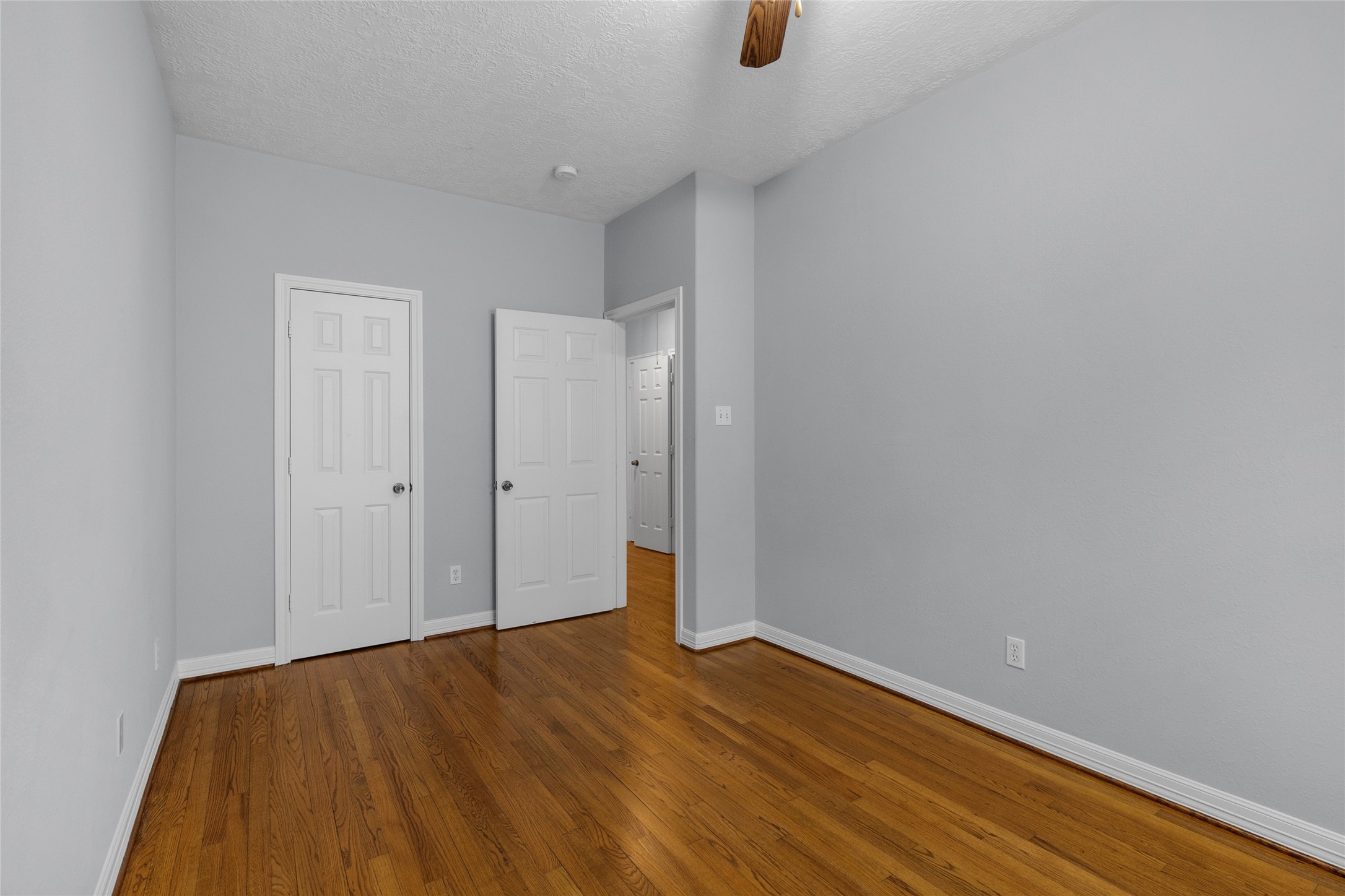 341 W 23rd Street Property Photo 15