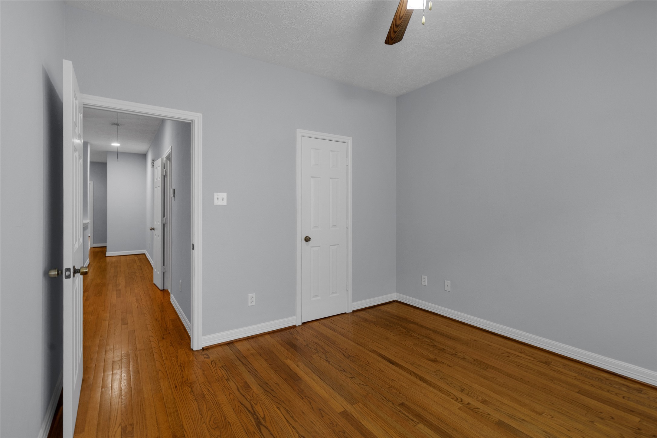341 W 23rd Street Property Photo 18