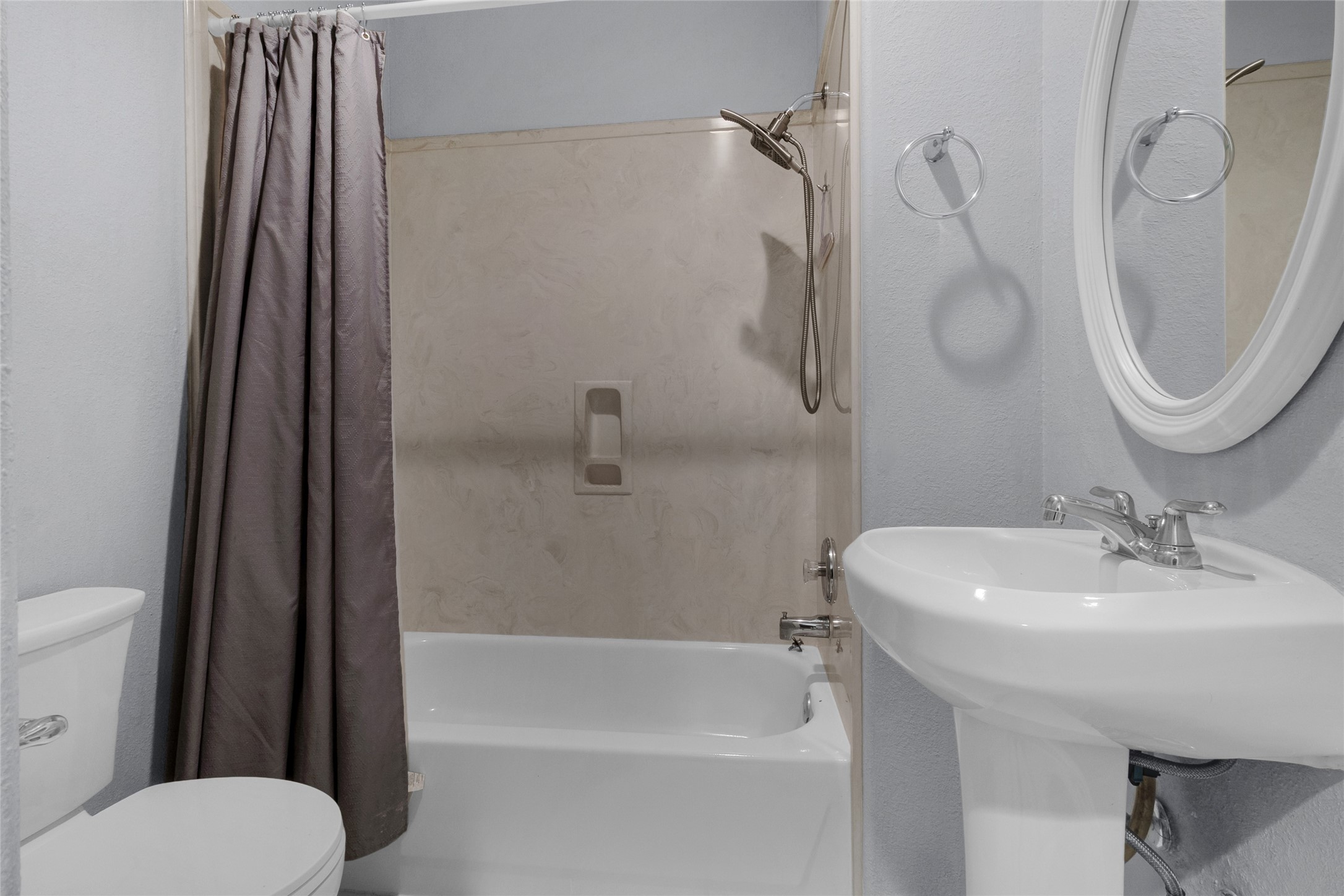 341 W 23rd Street Property Photo 22