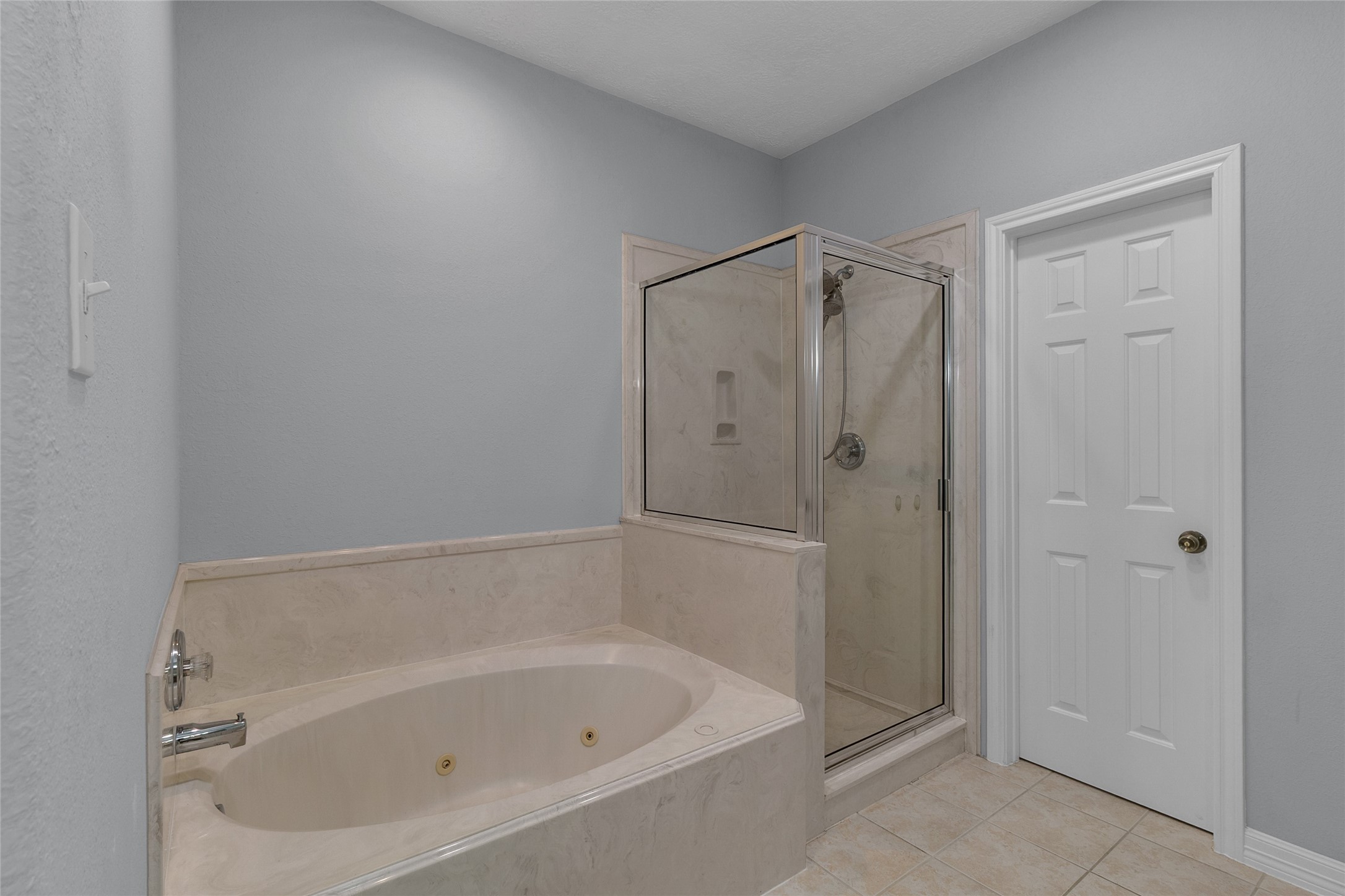 341 W 23rd Street Property Photo 23