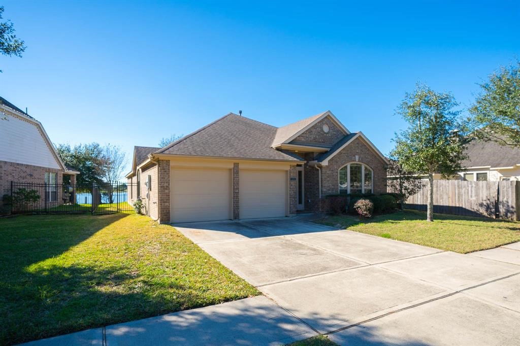 11015 Brighton Gardens Drive Property Photo 3