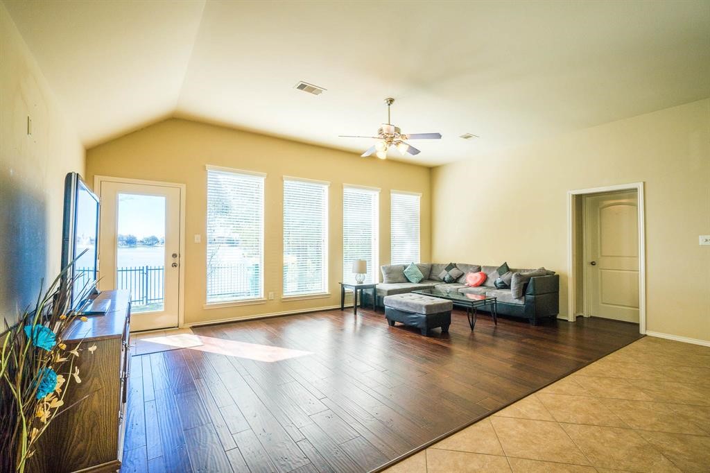 11015 Brighton Gardens Drive Property Photo 13