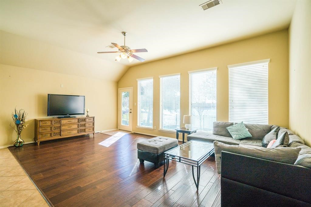 11015 Brighton Gardens Drive Property Photo 15