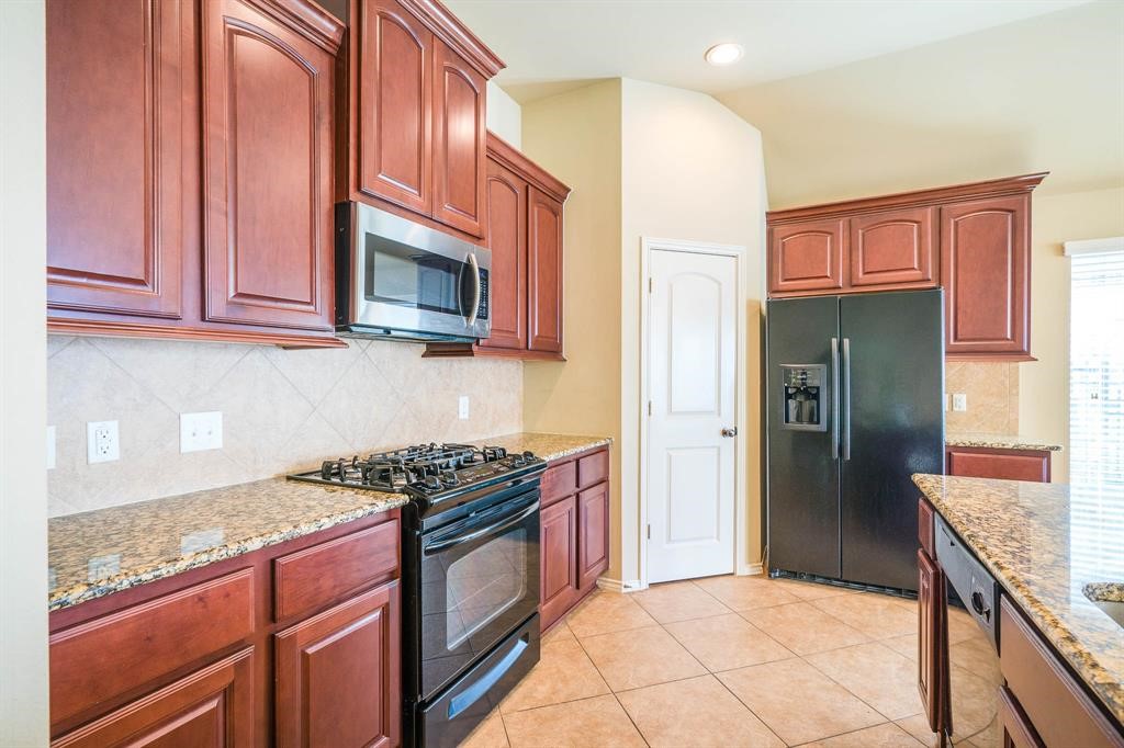 11015 Brighton Gardens Drive Property Photo 19