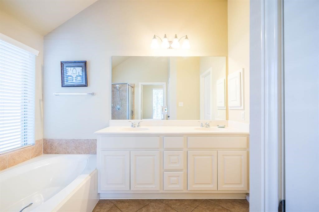 11015 Brighton Gardens Drive Property Photo 29