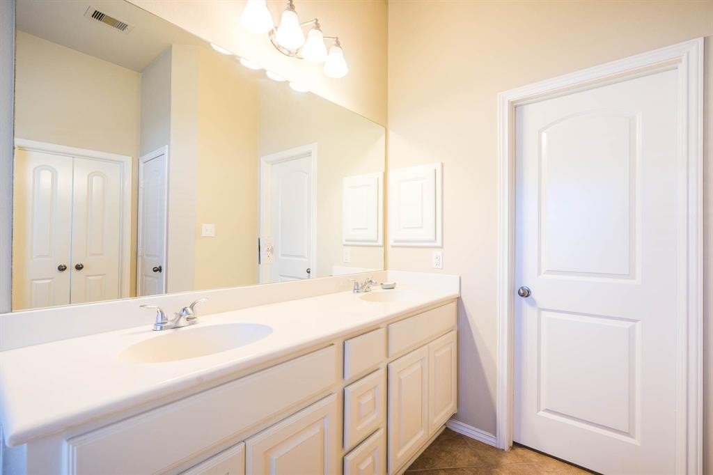 11015 Brighton Gardens Drive Property Photo 32