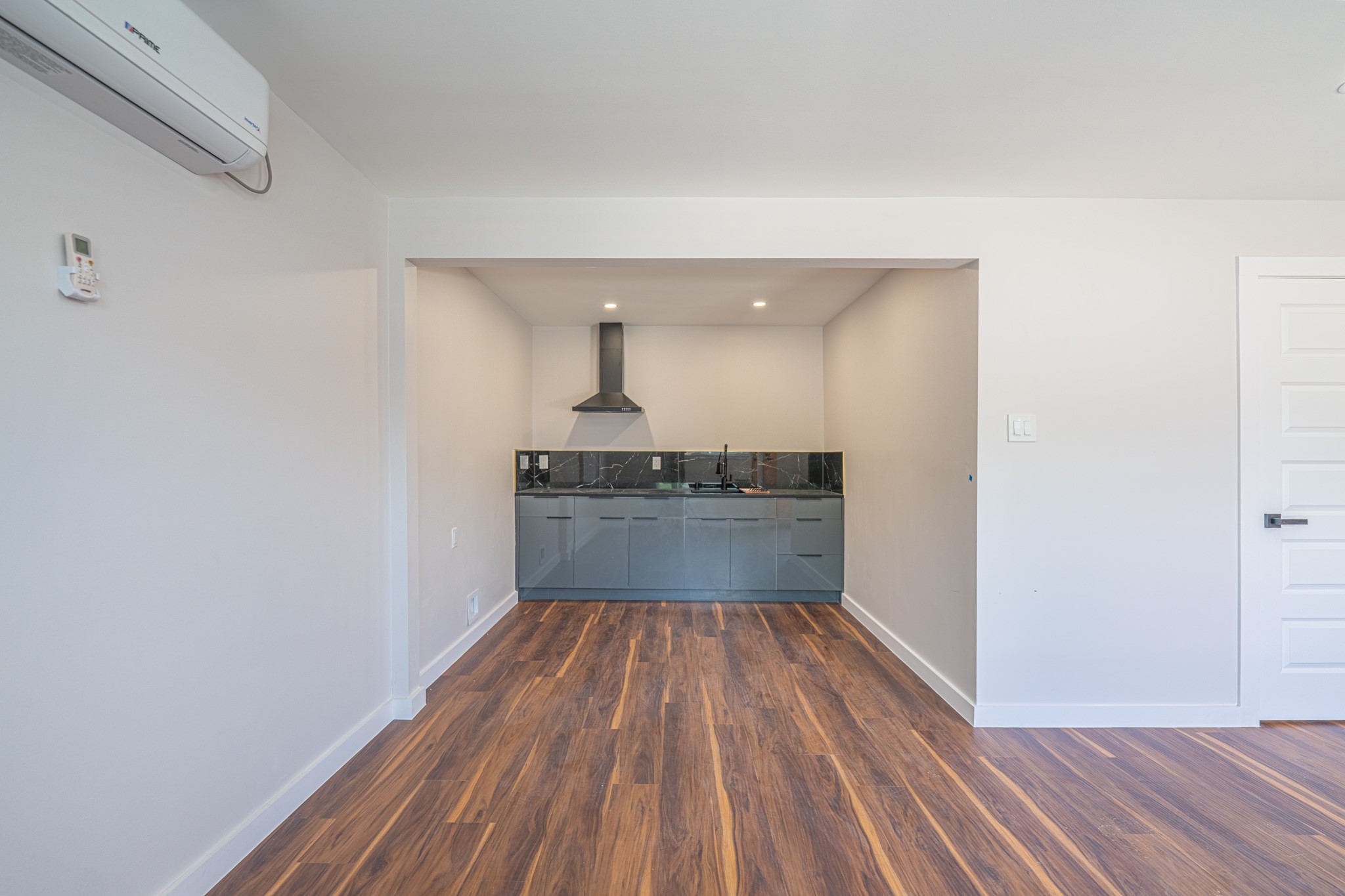4202 Clay Street B Property Photo 15