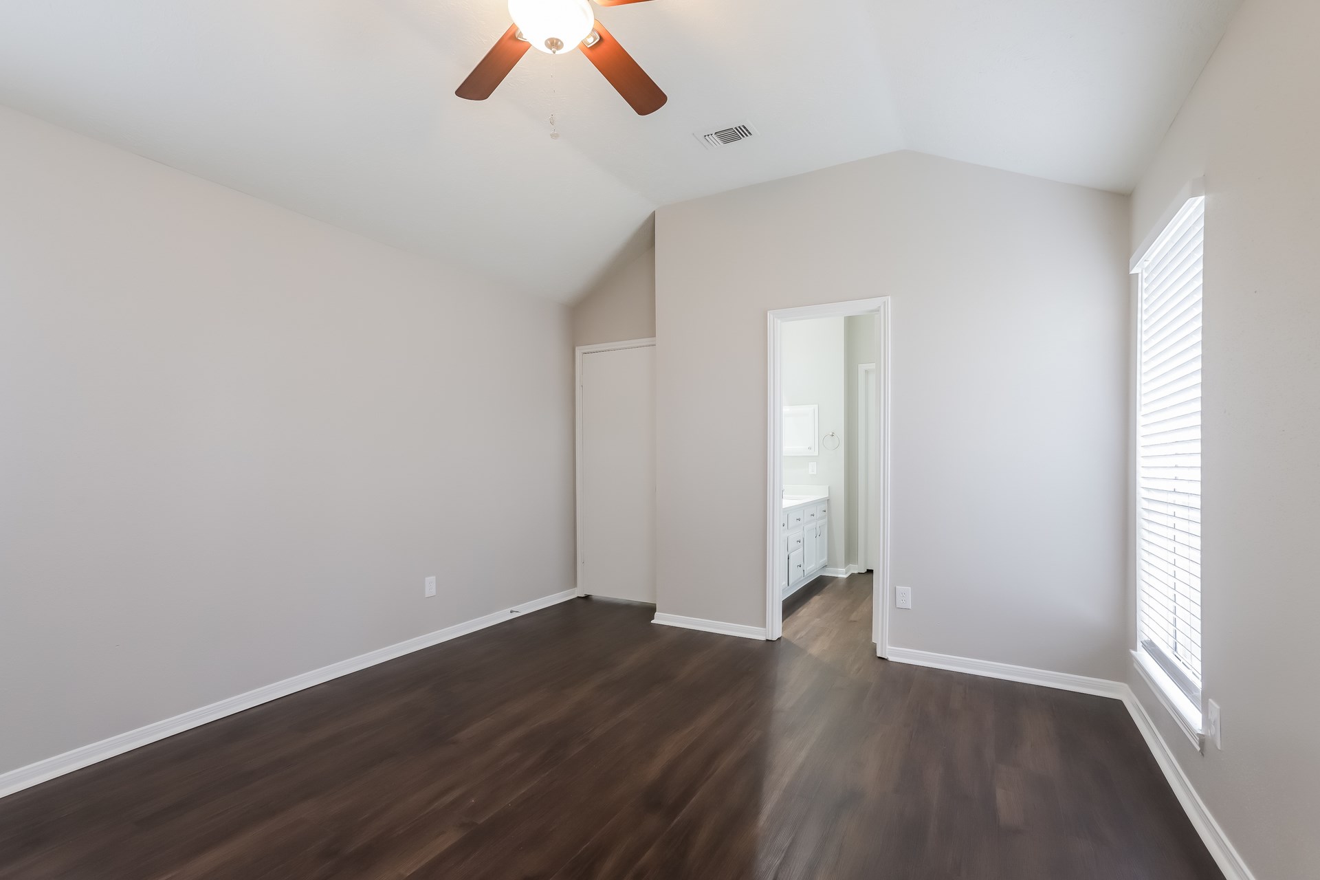 19411 Winding Branch Drive Property Photo 10