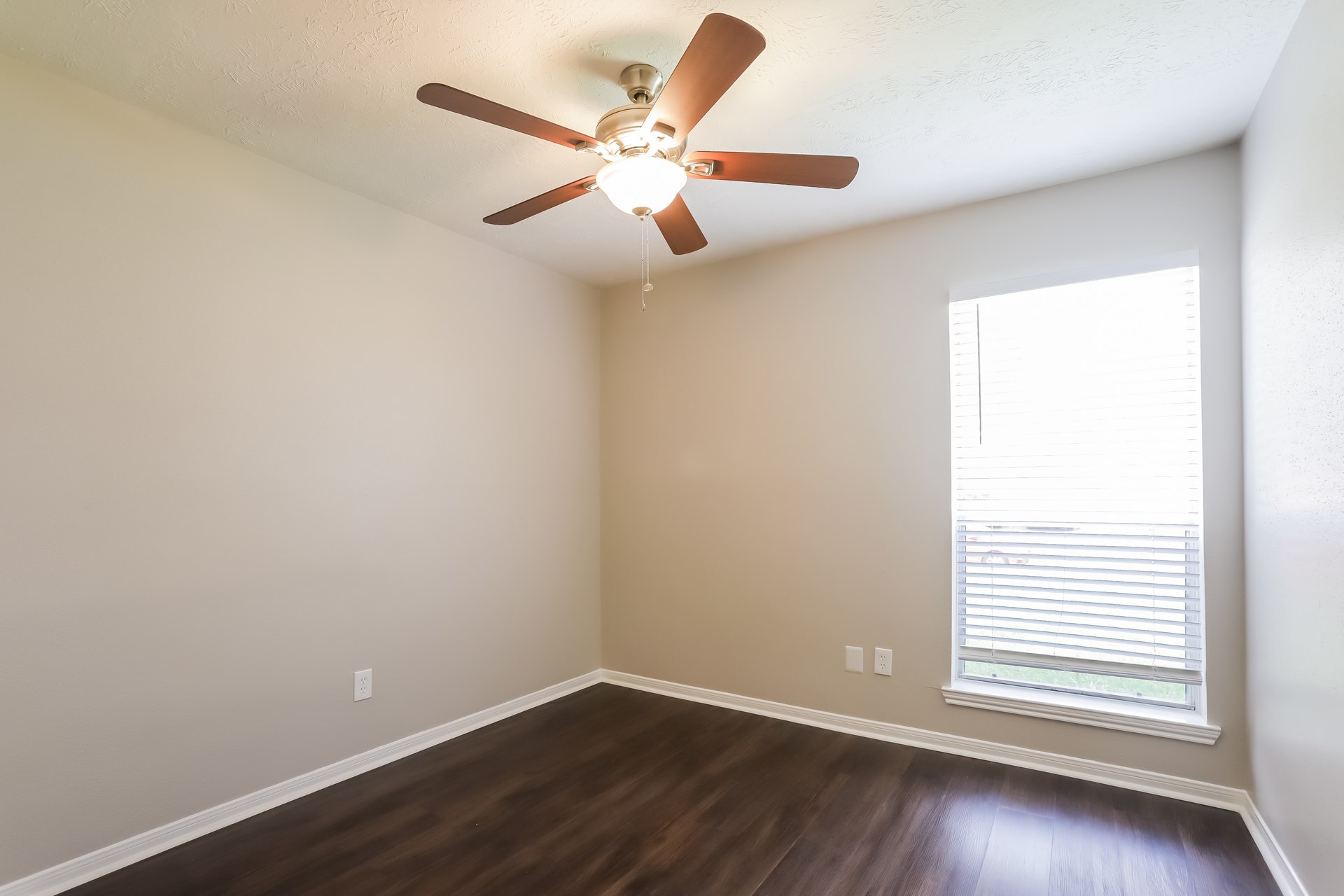 19411 Winding Branch Drive Property Photo 12