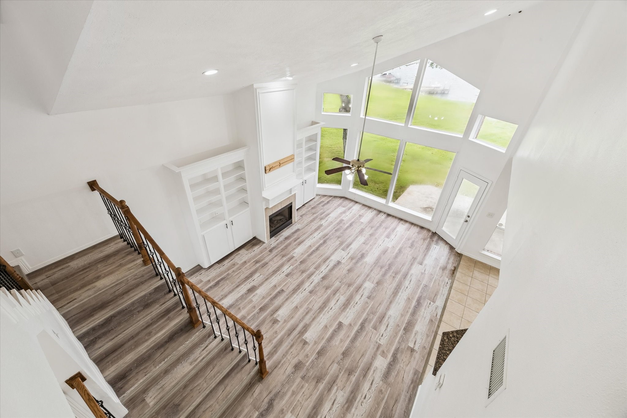 14527 Clipper Circle Drive Property Photo 7