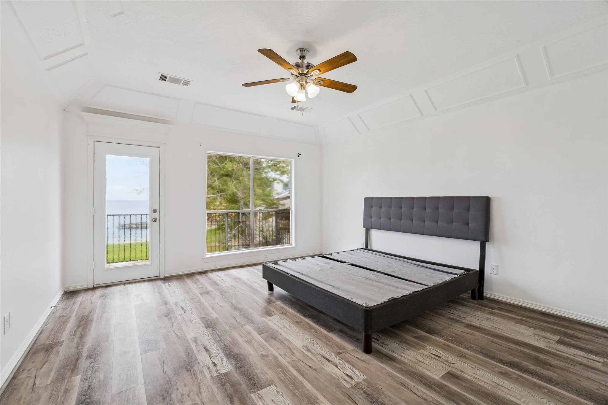14527 Clipper Circle Drive Property Photo 9