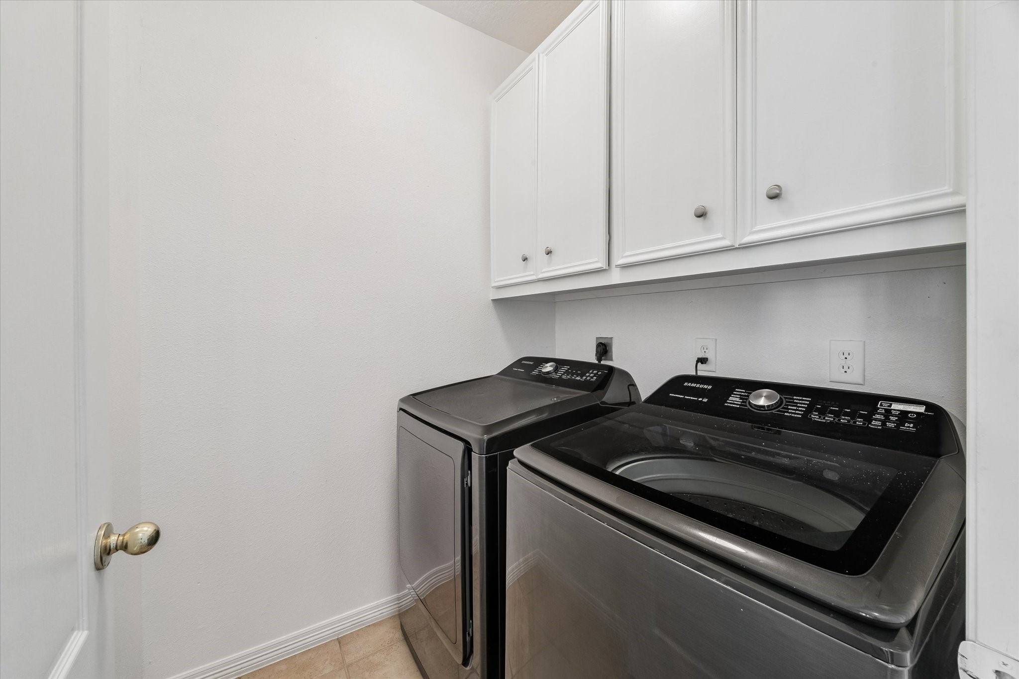 14527 Clipper Circle Drive Property Photo 12