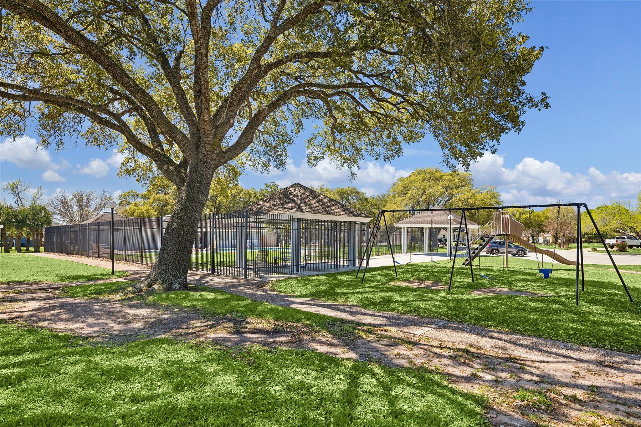 14527 Clipper Circle Drive Property Photo 18