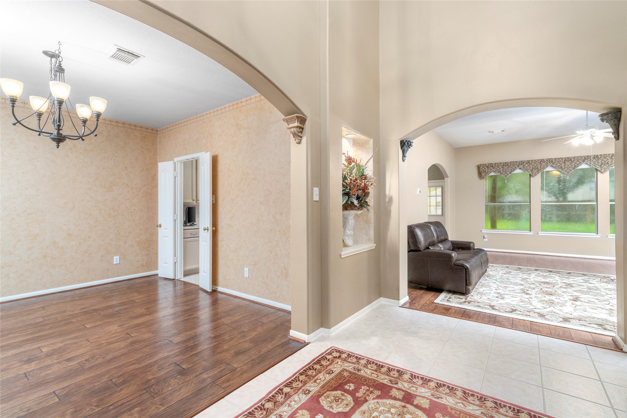 4630 Sundown Court Property Photo 5