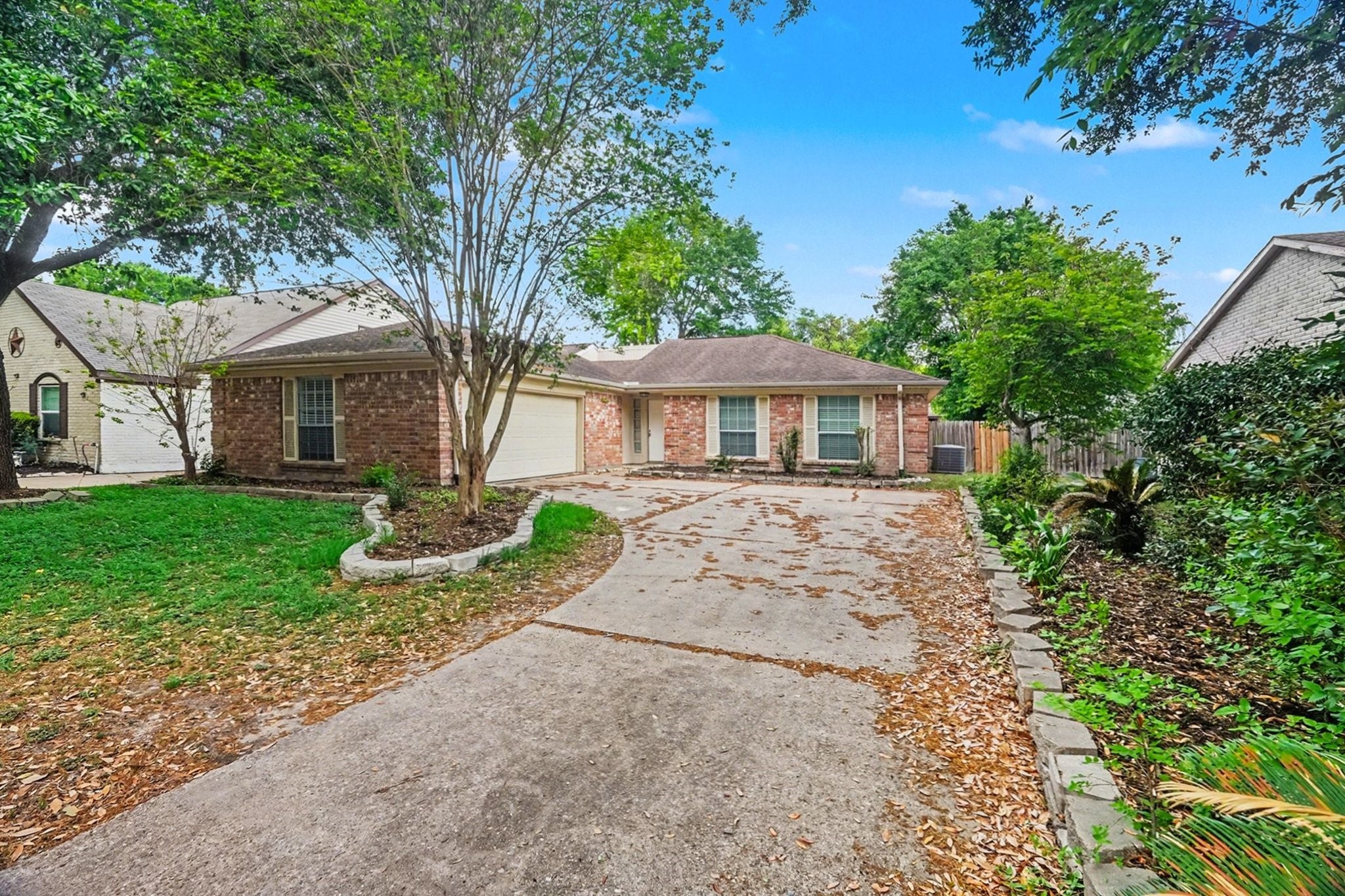 22206 Fincastle Drive Property Photo 1