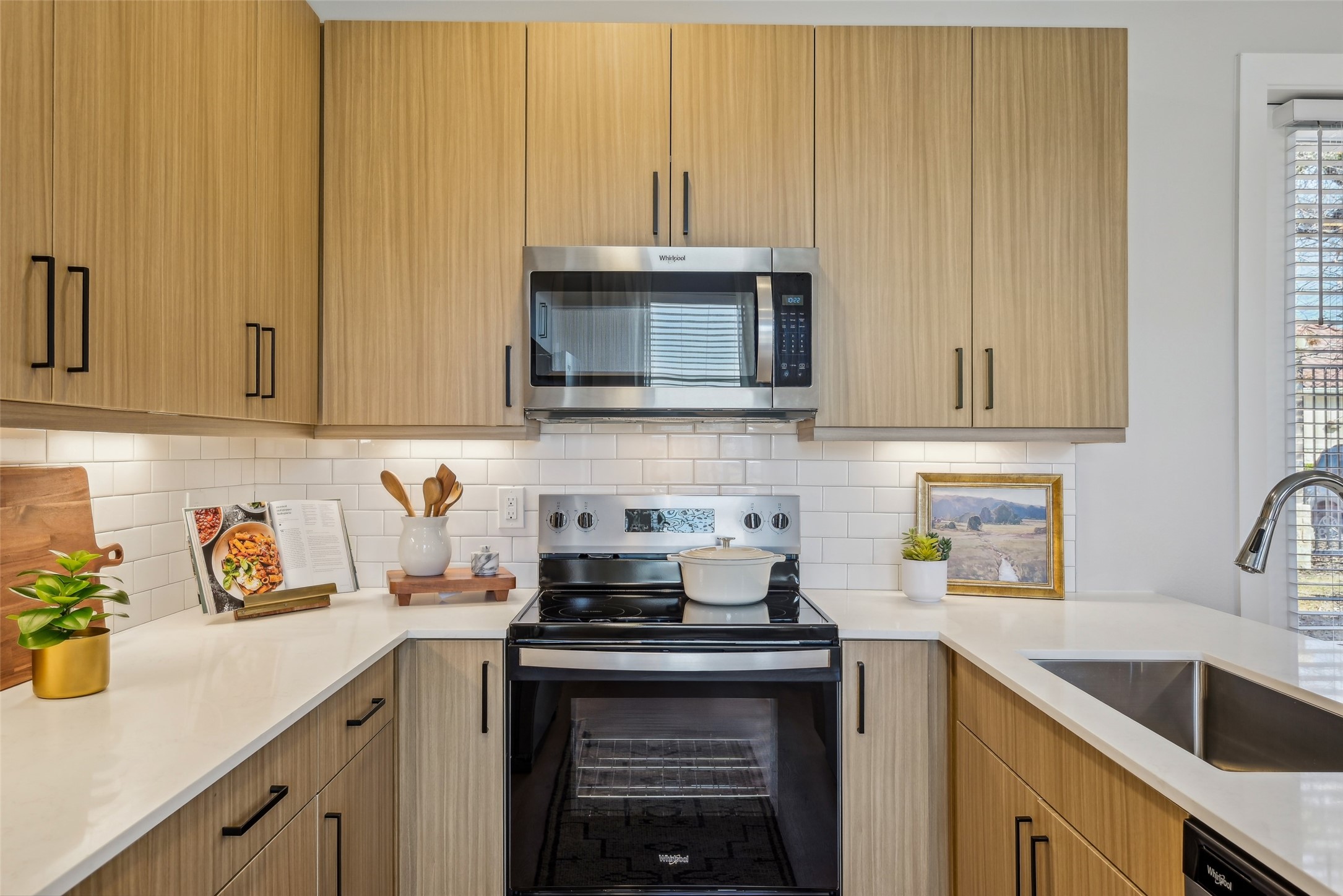 3651-313 S Custer Road Property Photo 13