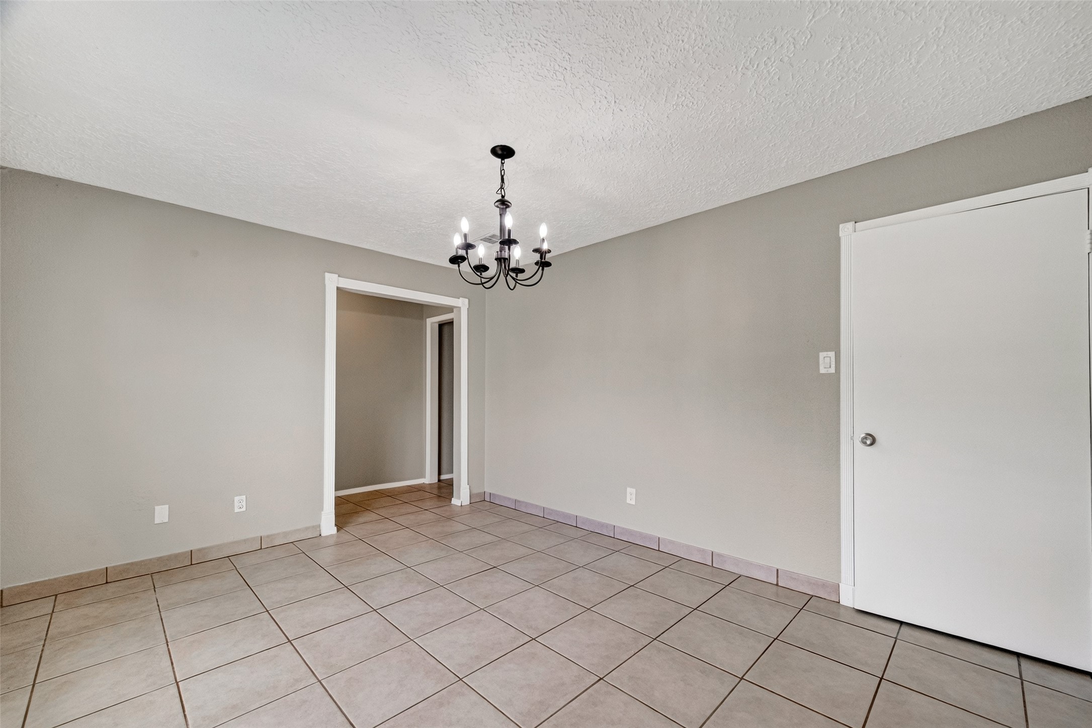 16614 Blackhawk Boulevard Property Photo 4