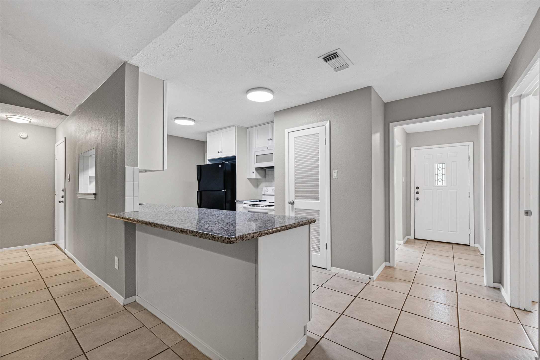16614 Blackhawk Boulevard Property Photo 8