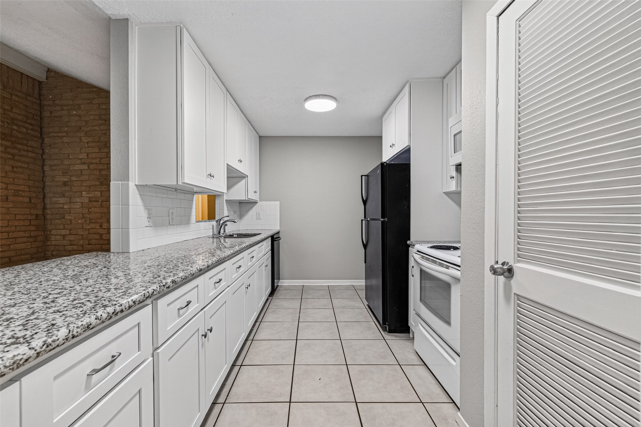 16614 Blackhawk Boulevard Property Photo 10