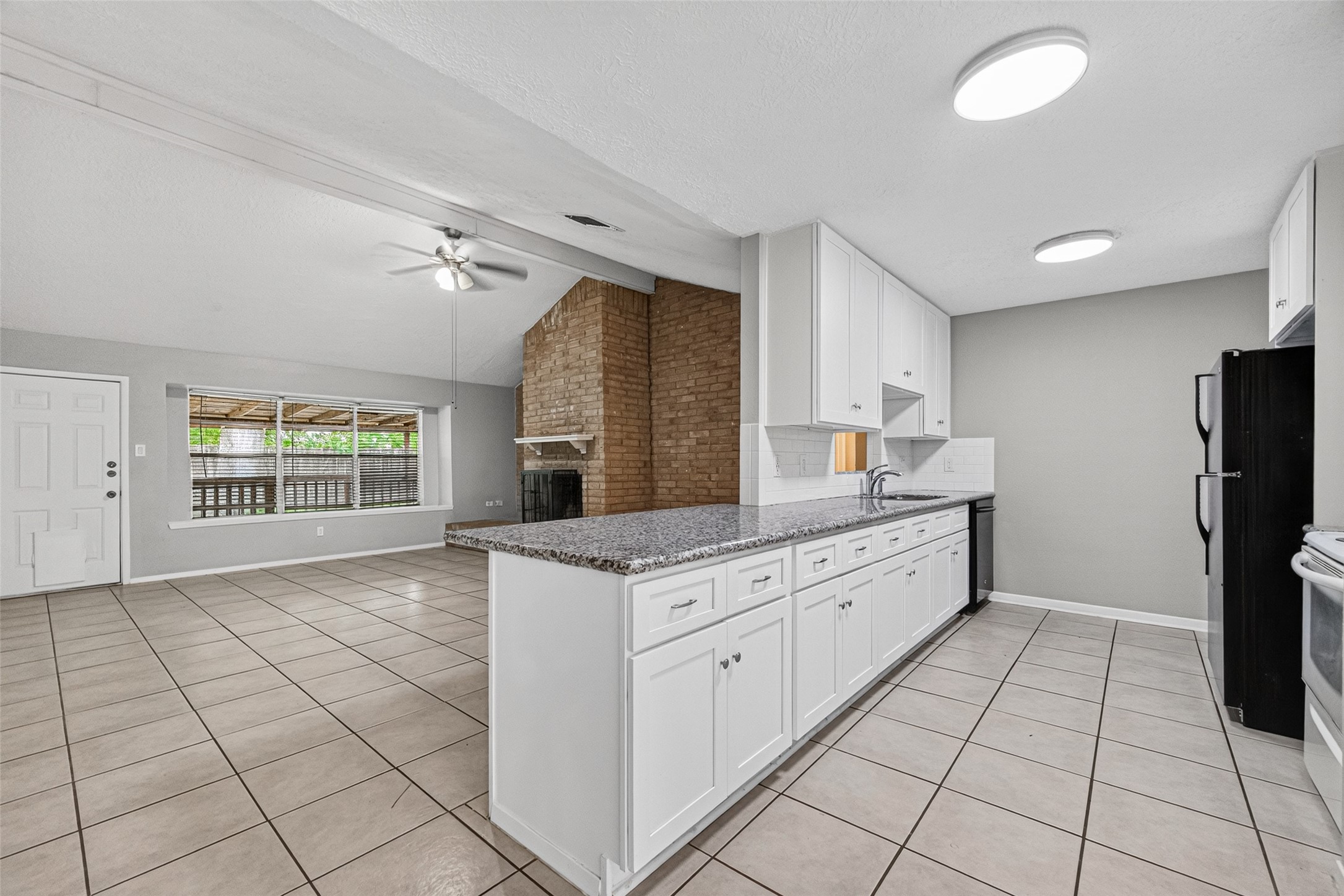 16614 Blackhawk Boulevard Property Photo 11