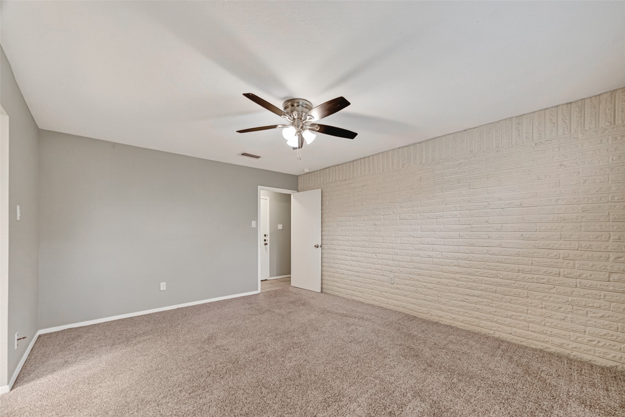 16614 Blackhawk Boulevard Property Photo 14