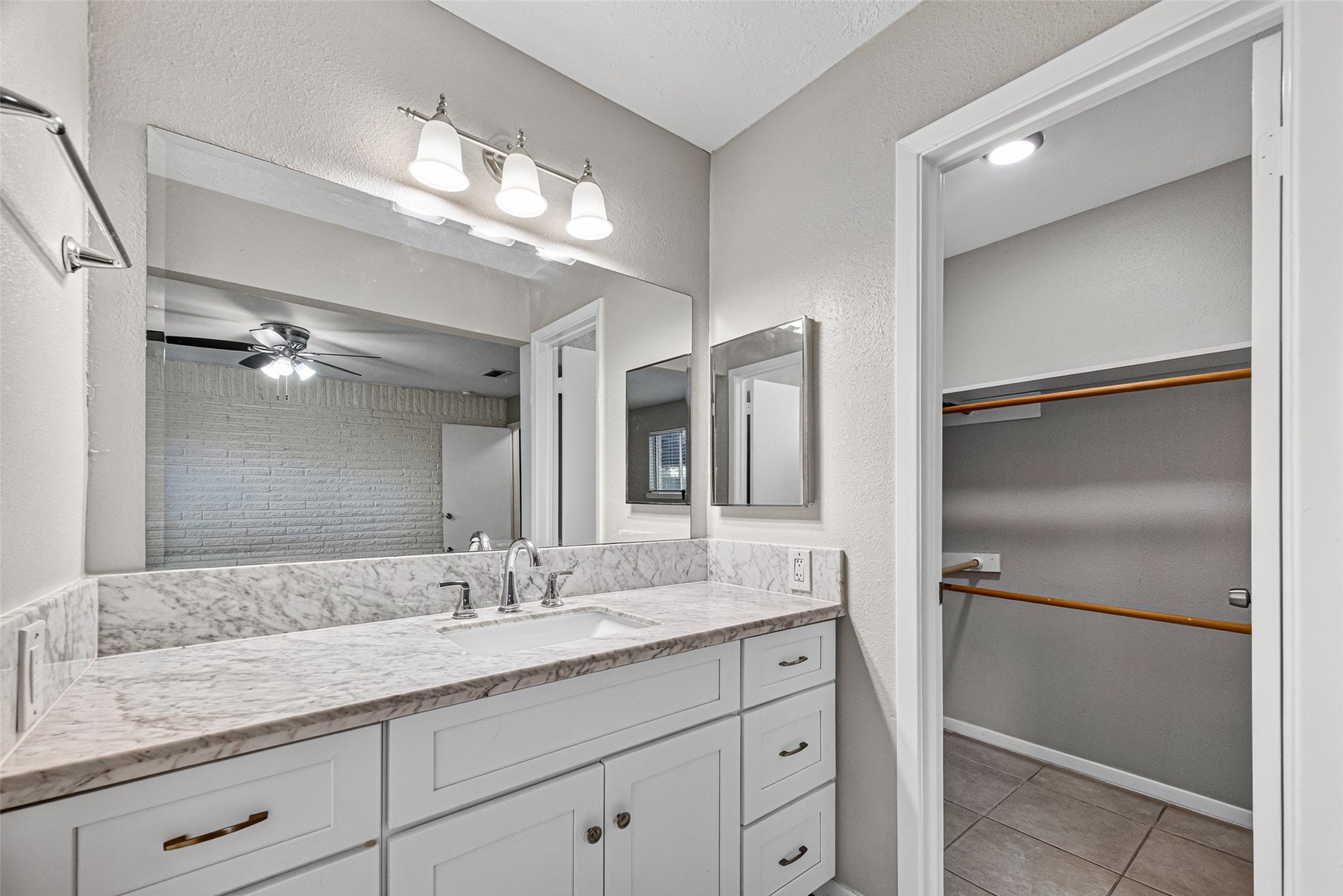 16614 Blackhawk Boulevard Property Photo 17