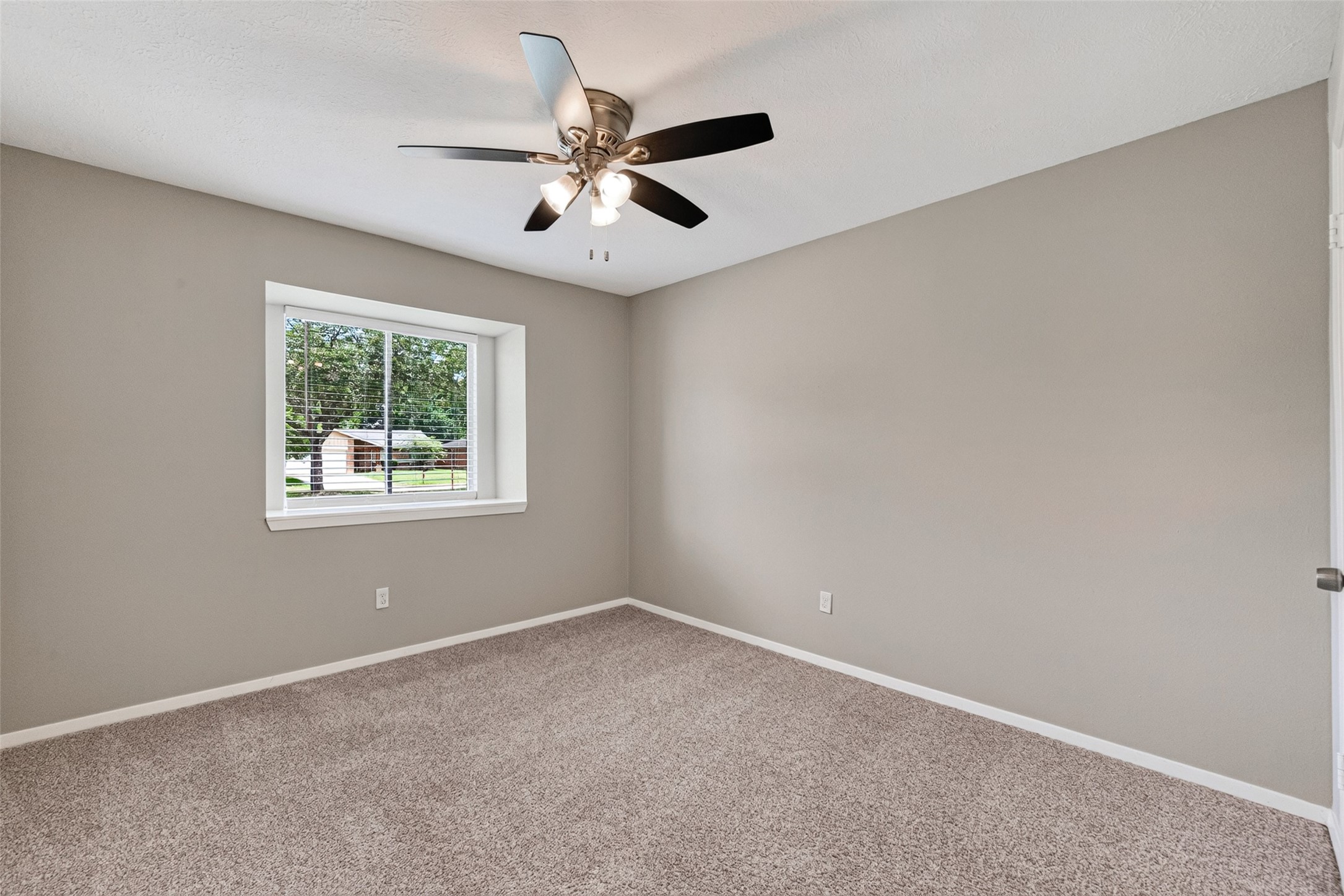 16614 Blackhawk Boulevard Property Photo 19