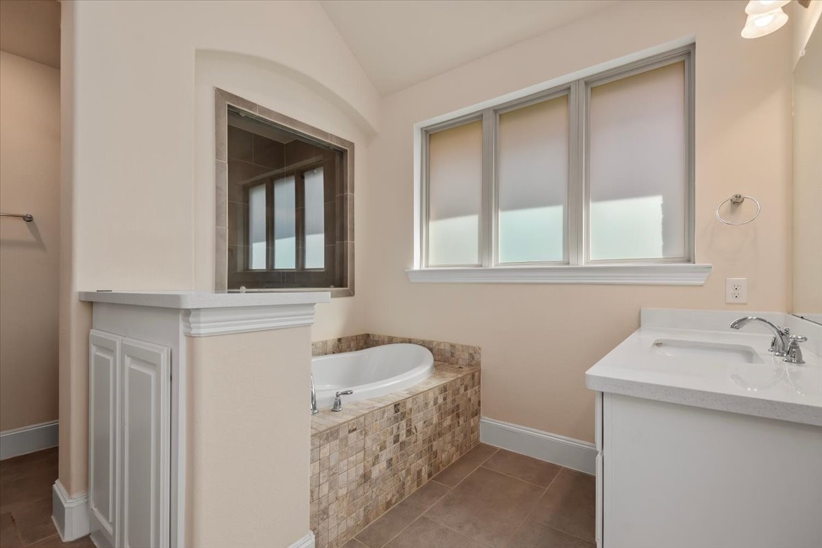 11231 Dunstan Hill Drive Property Photo 14