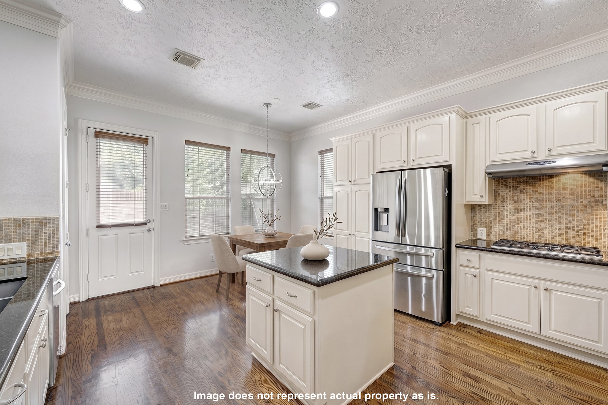 7827 Shady Villa Cove Property Photo 8