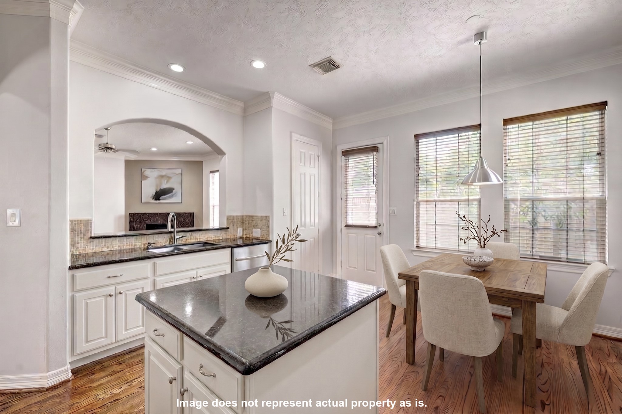 7827 Shady Villa Cove Property Photo 10