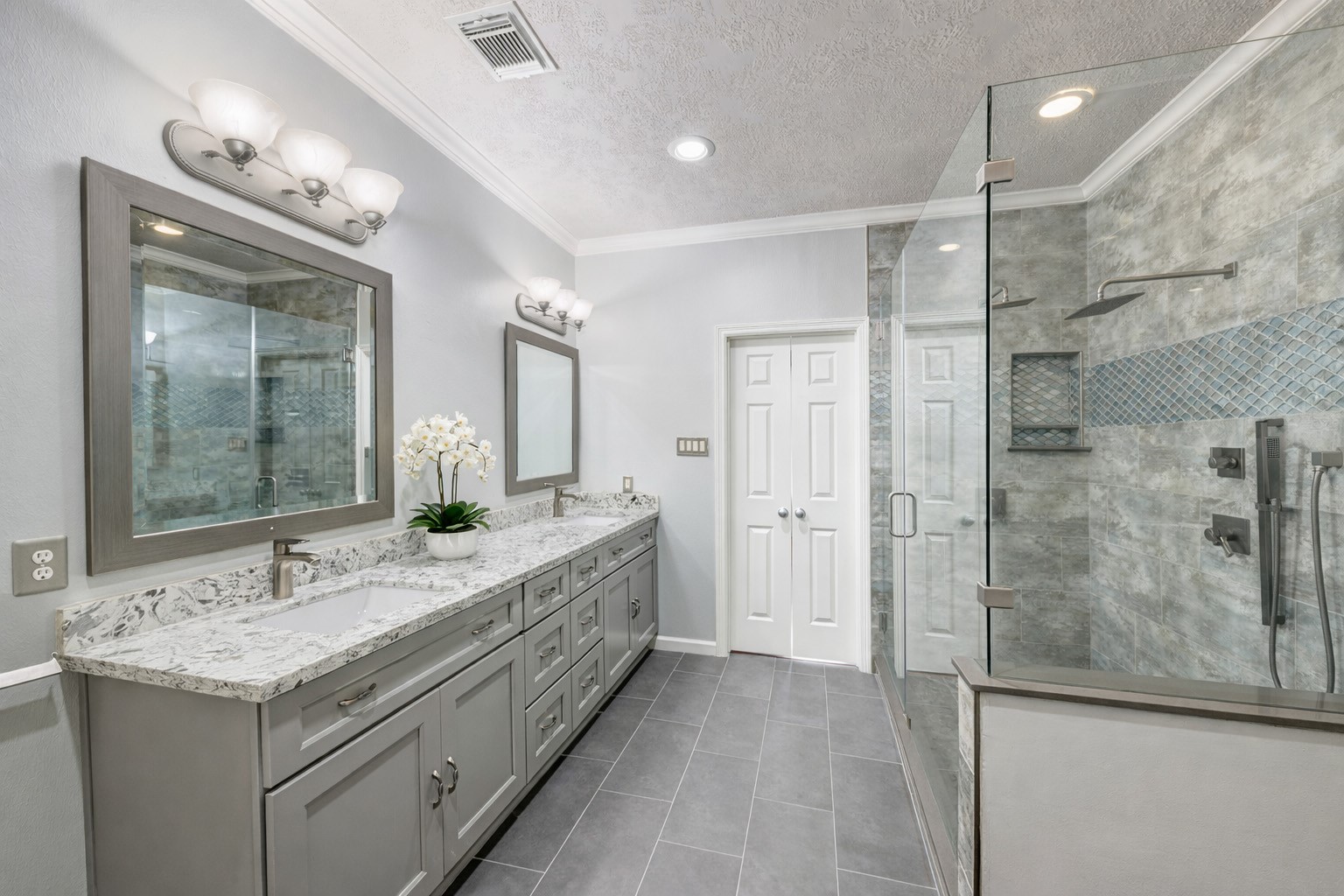 7827 Shady Villa Cove Property Photo 15