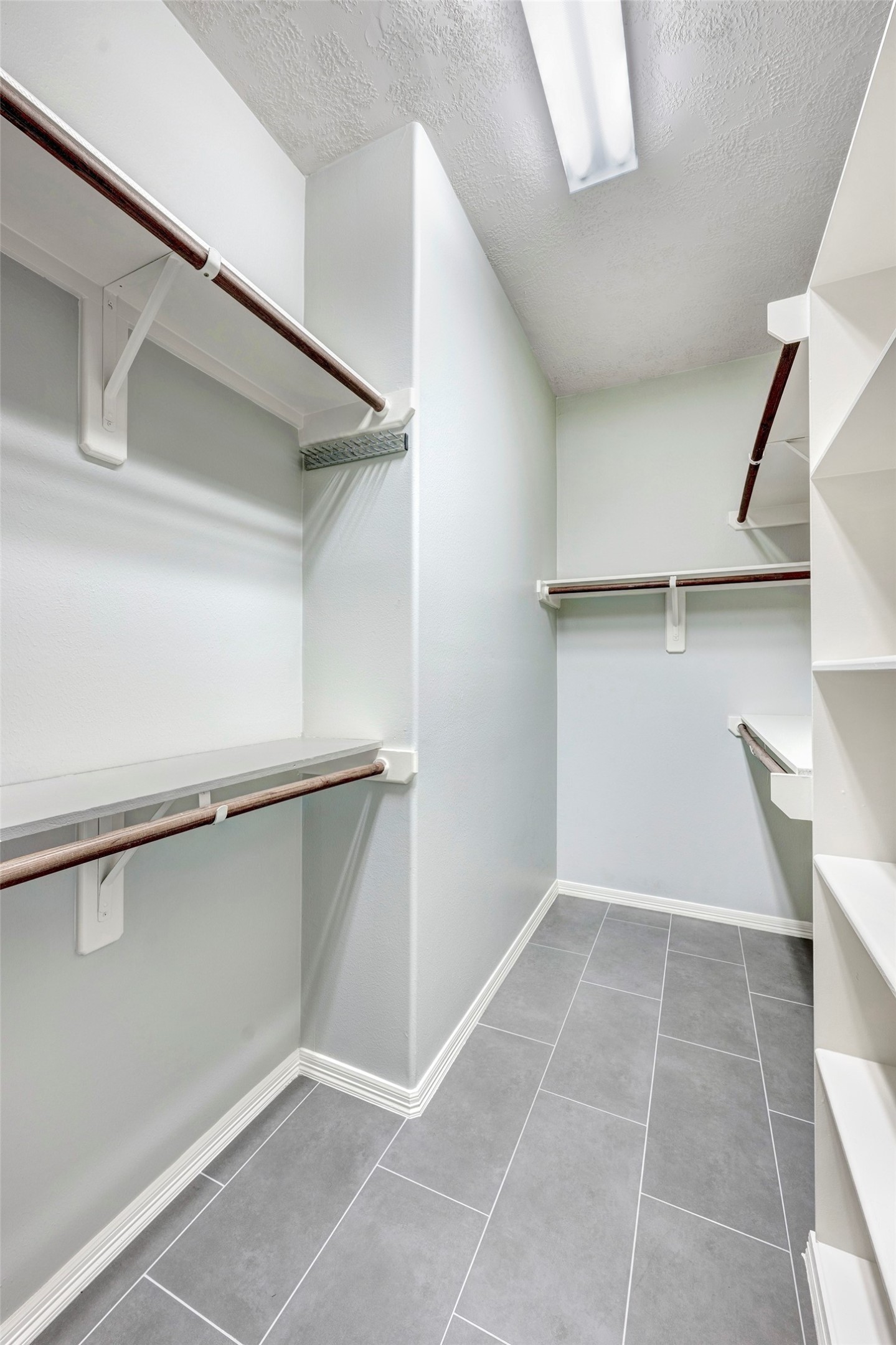 7827 Shady Villa Cove Property Photo 17
