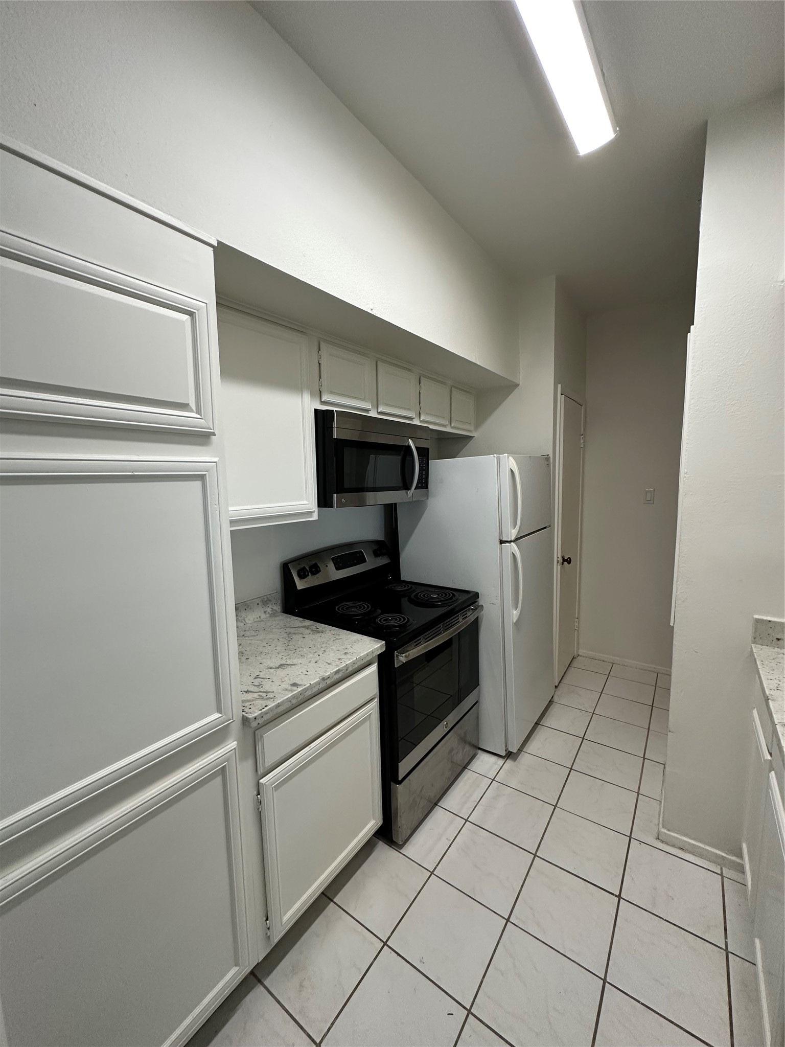 2025 Augusta Drive 203 Property Photo 4