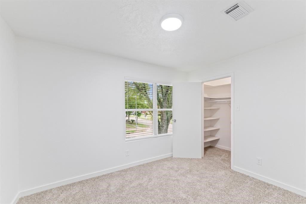 1926 Lantern Lane Property Photo 6
