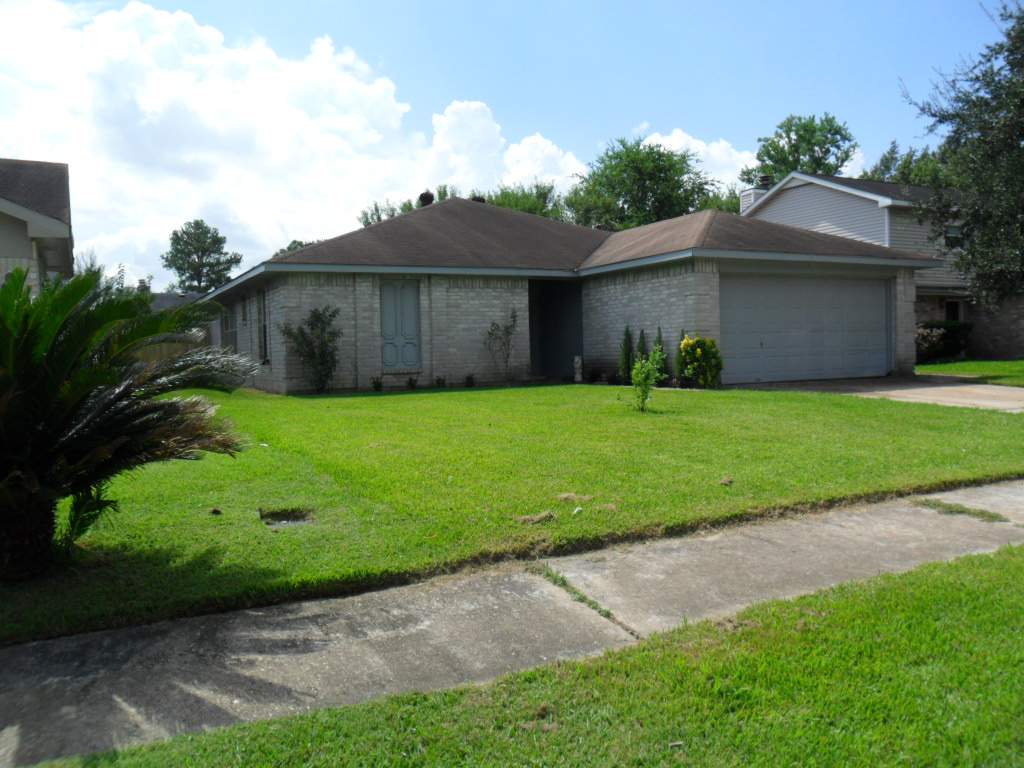 18539 Lippizaner Drive Property Photo 2