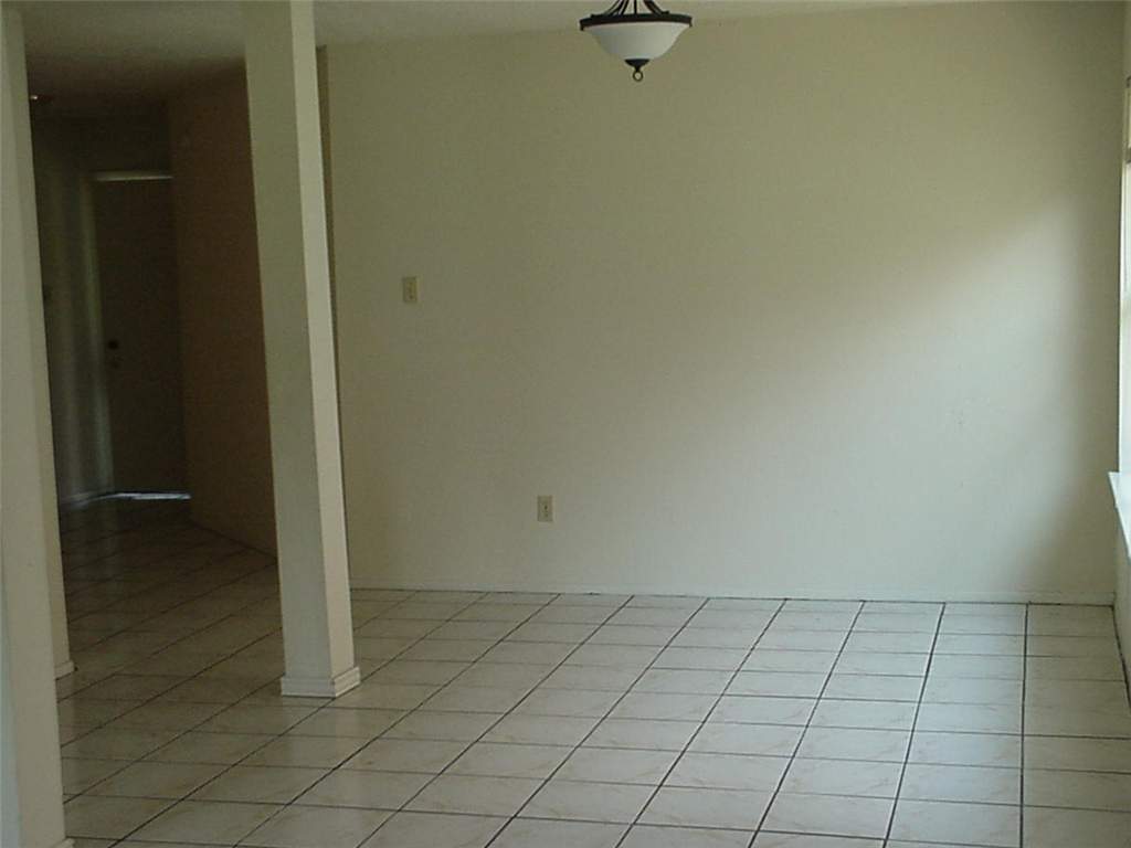 18539 Lippizaner Drive Property Photo 3