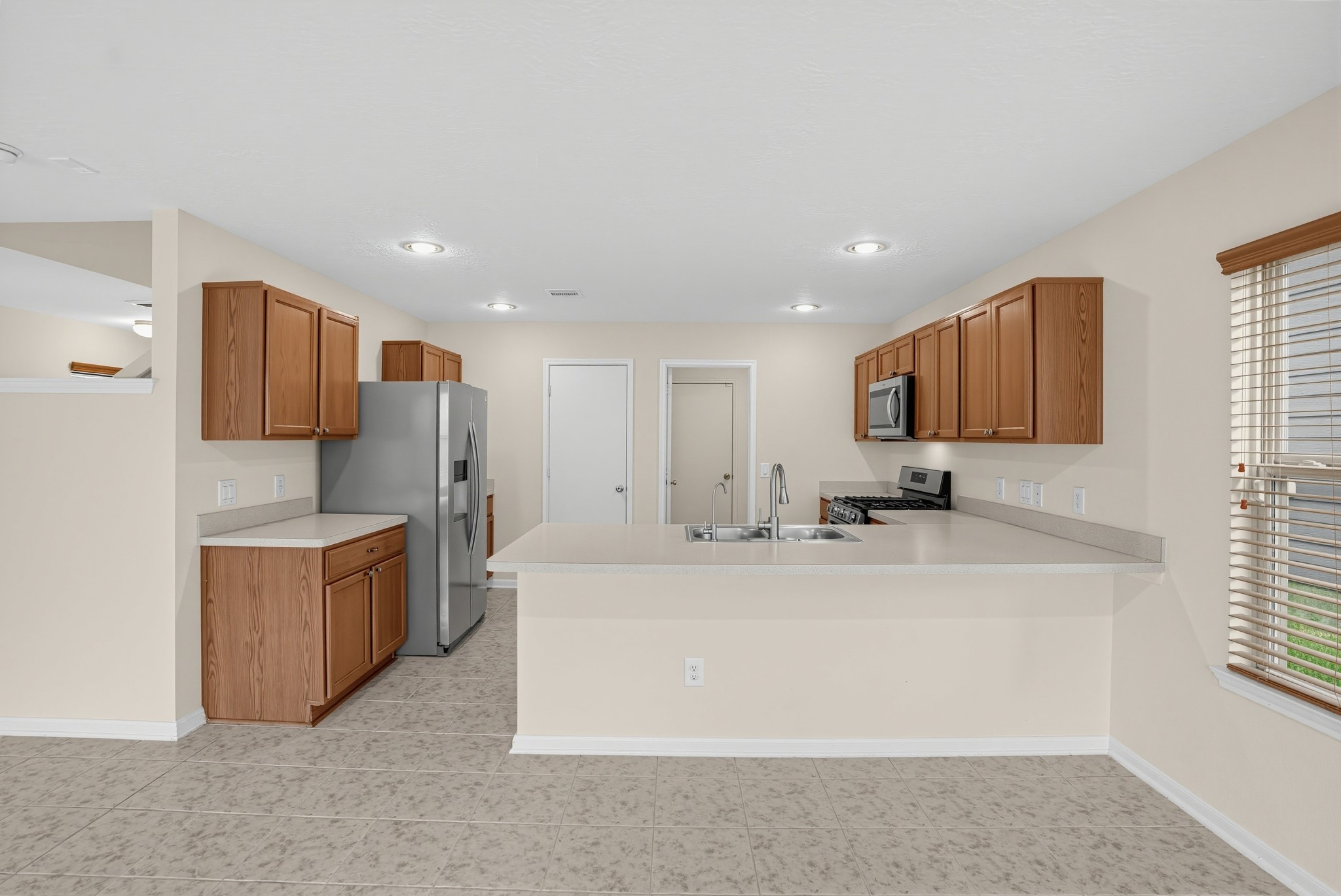 19436 Archer Glen Drive Property Photo 6