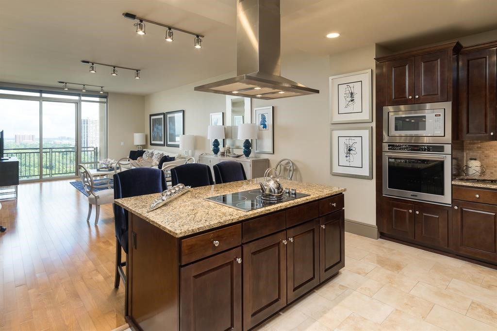 7 Riverway 1201 Property Photo 12