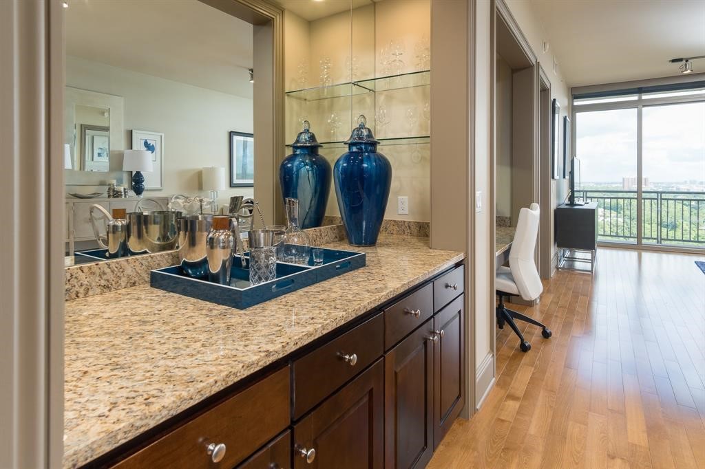 7 Riverway 1201 Property Photo 13