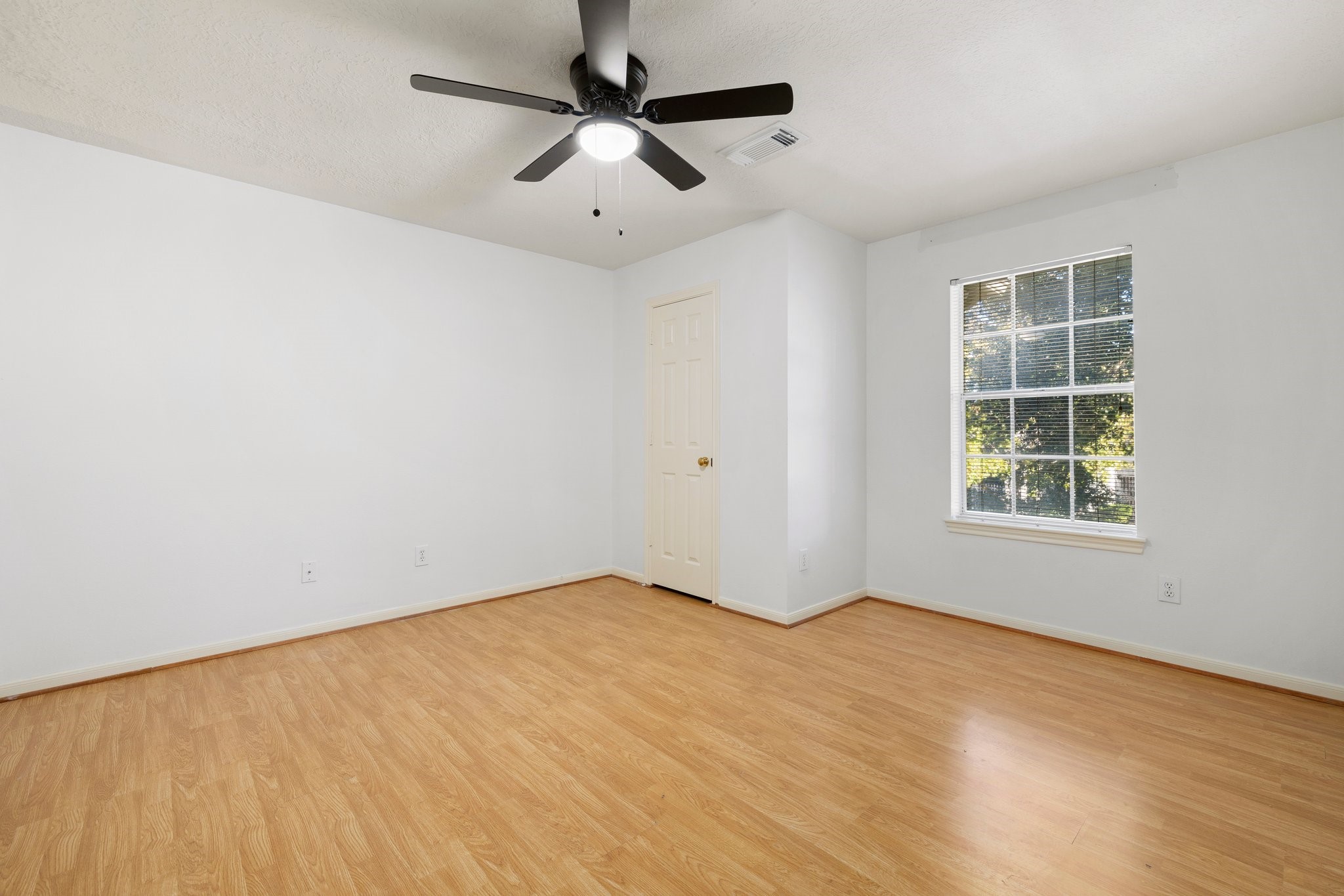 9358 Corner Oaks Lane Property Photo 28