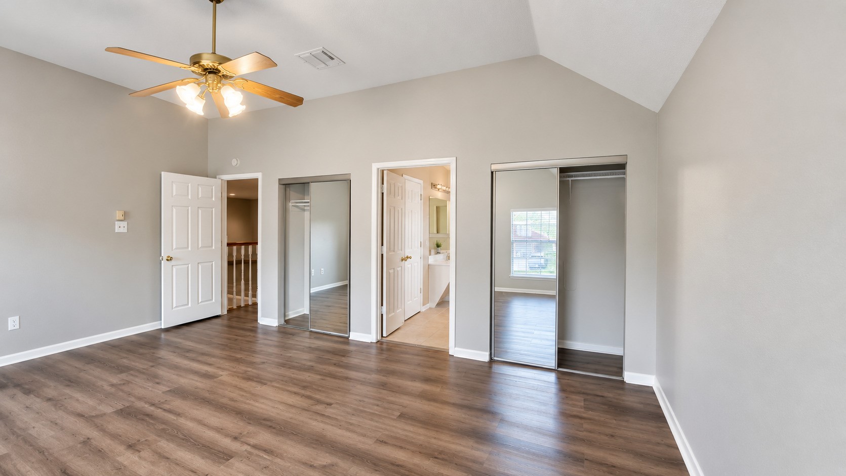 5911 Klamath Falls Court Property Photo 3