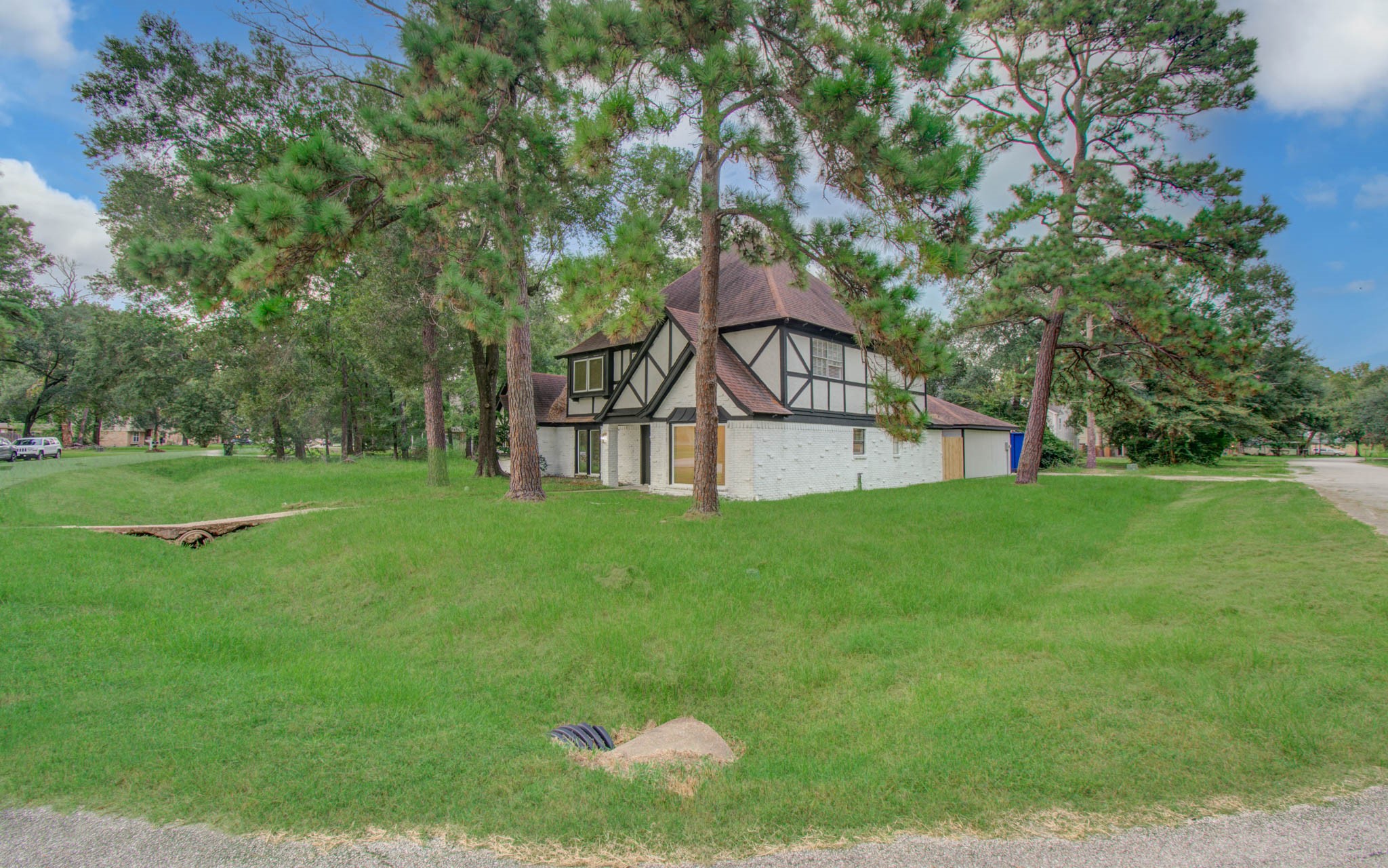 703 Ravensworth Drive Property Photo 4