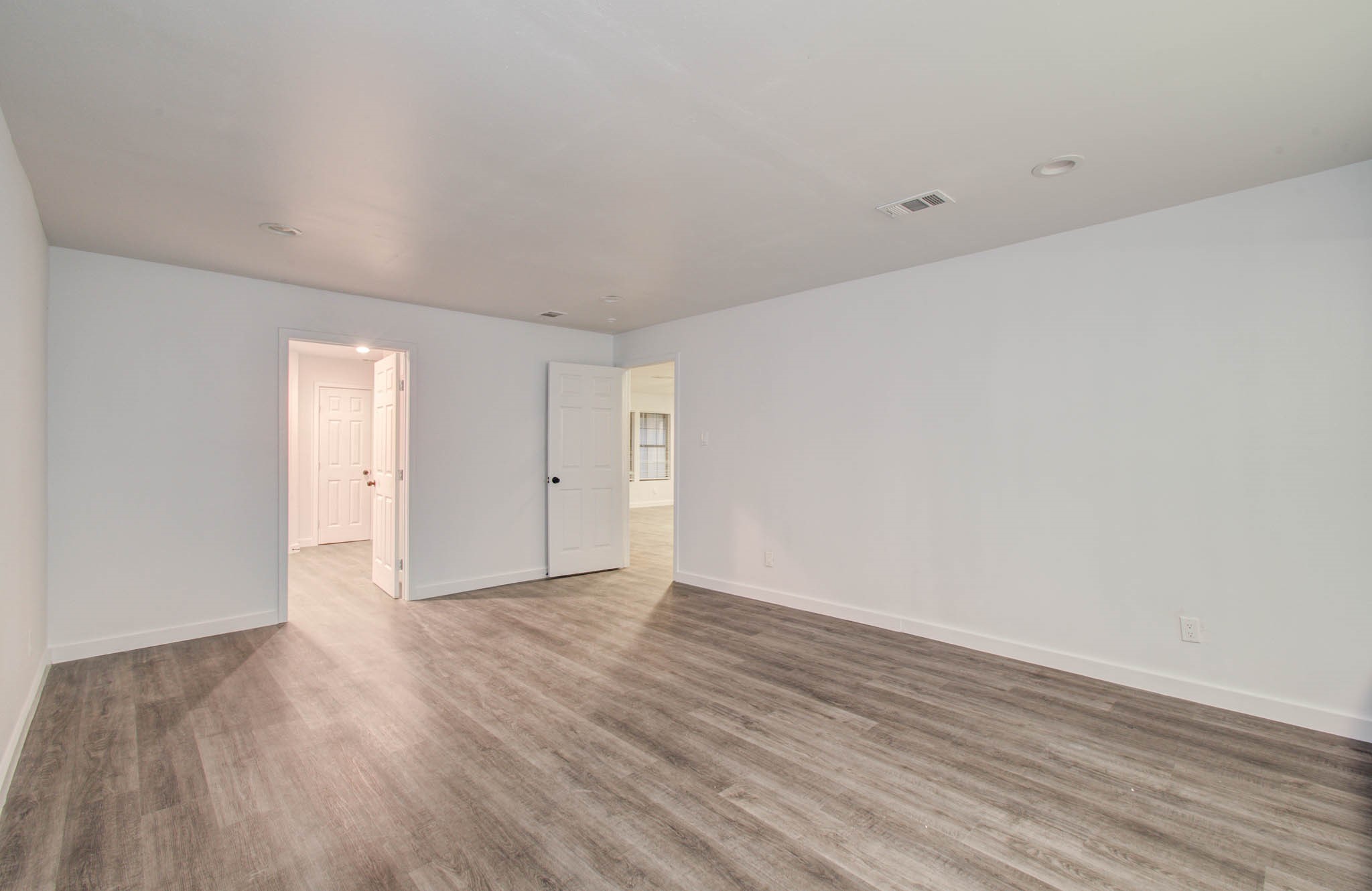 703 Ravensworth Drive Property Photo 25