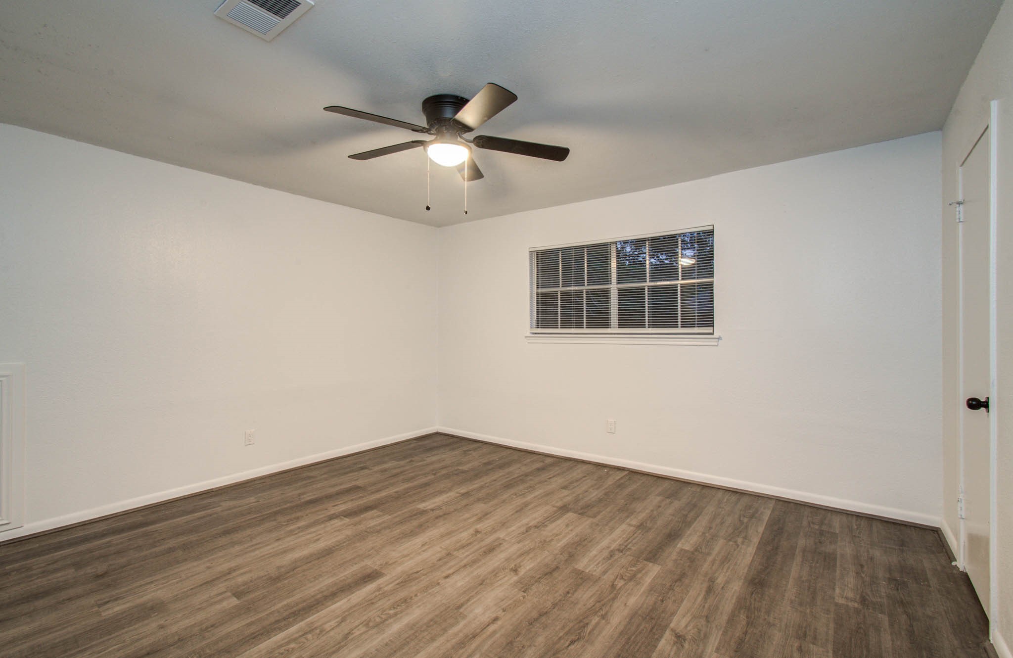 703 Ravensworth Drive Property Photo 32