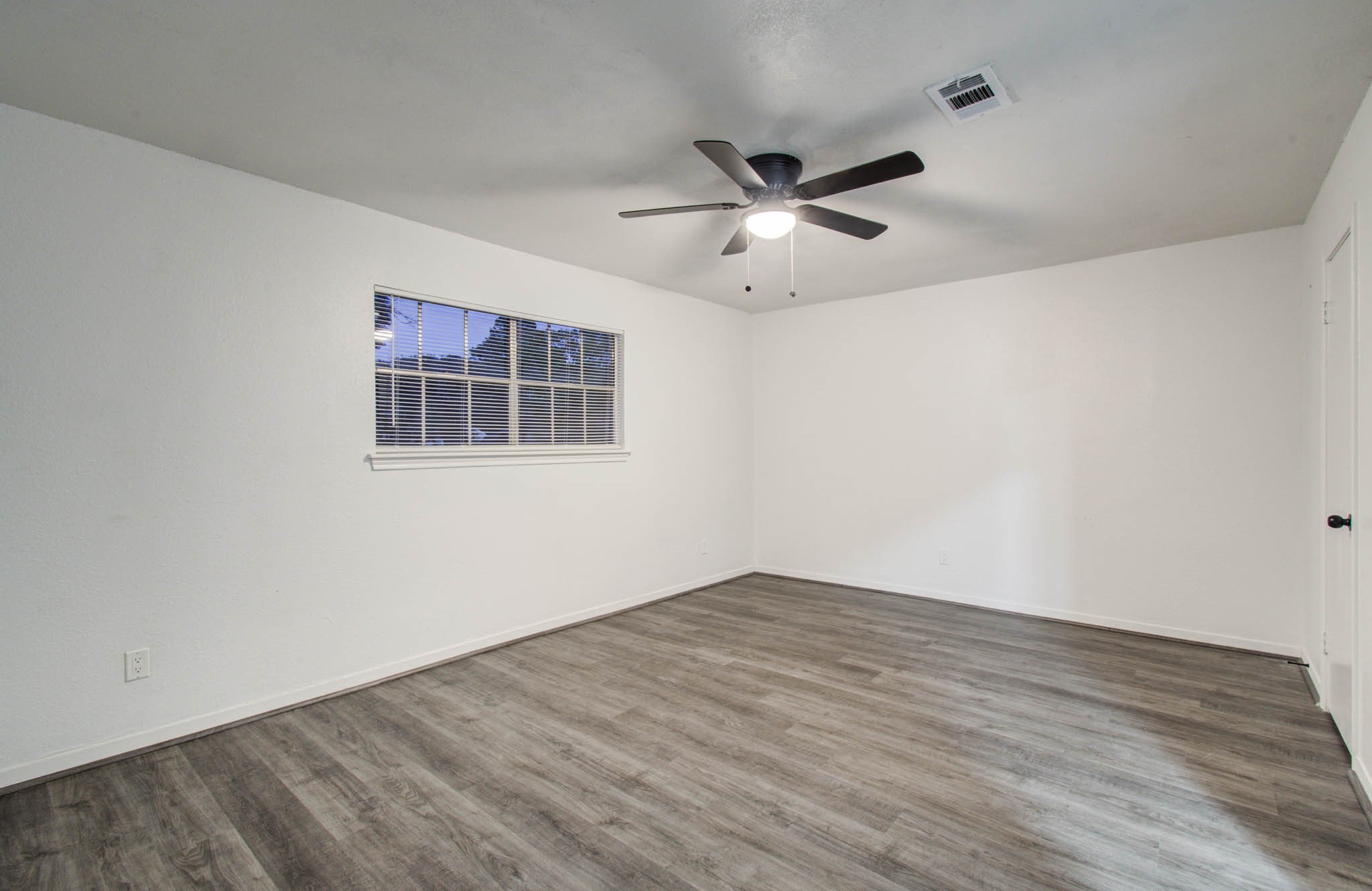 703 Ravensworth Drive Property Photo 35