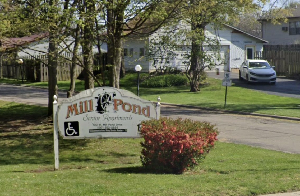 100 W Mill Pond Property Photo 2