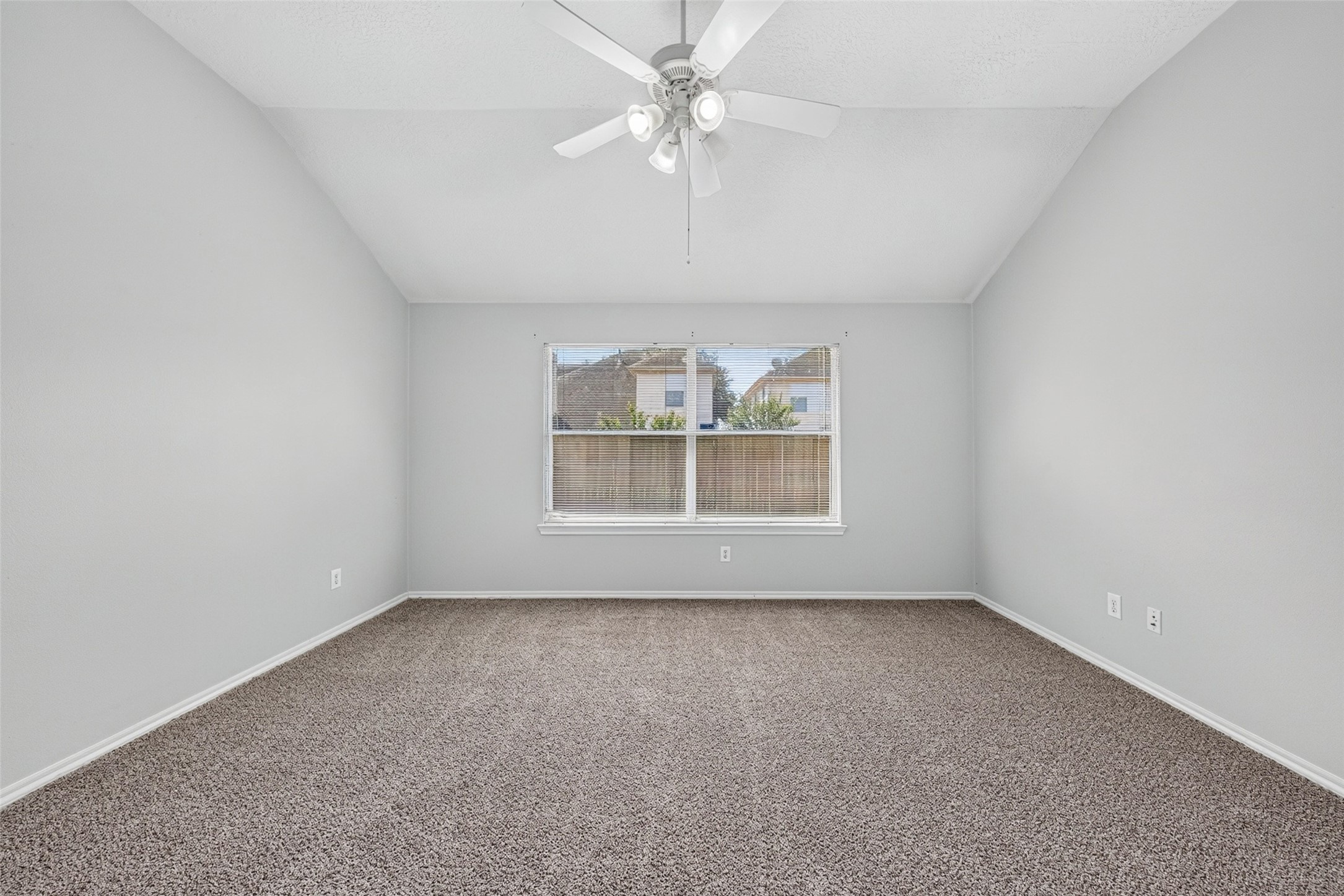20531 Newfalls Court Property Photo 26